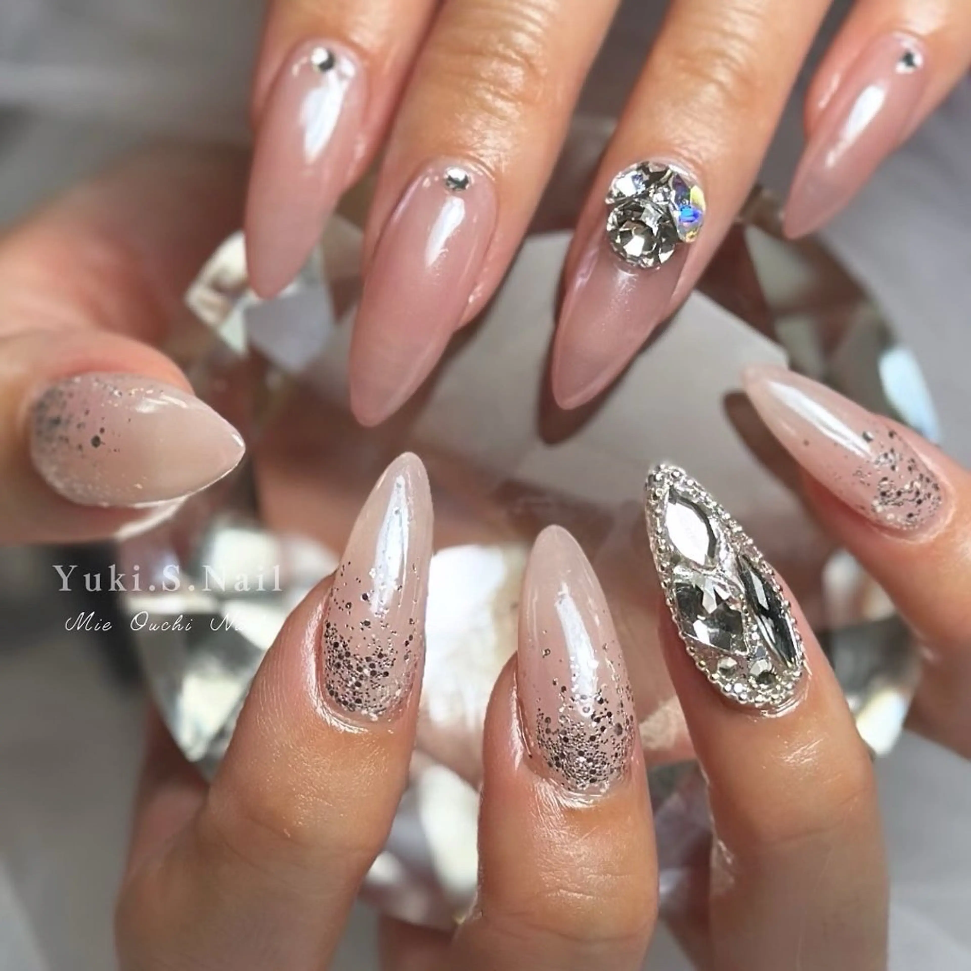 ロング 韓国風ヘア ハンドネイル Yuki S.Nailのネイルデザイン