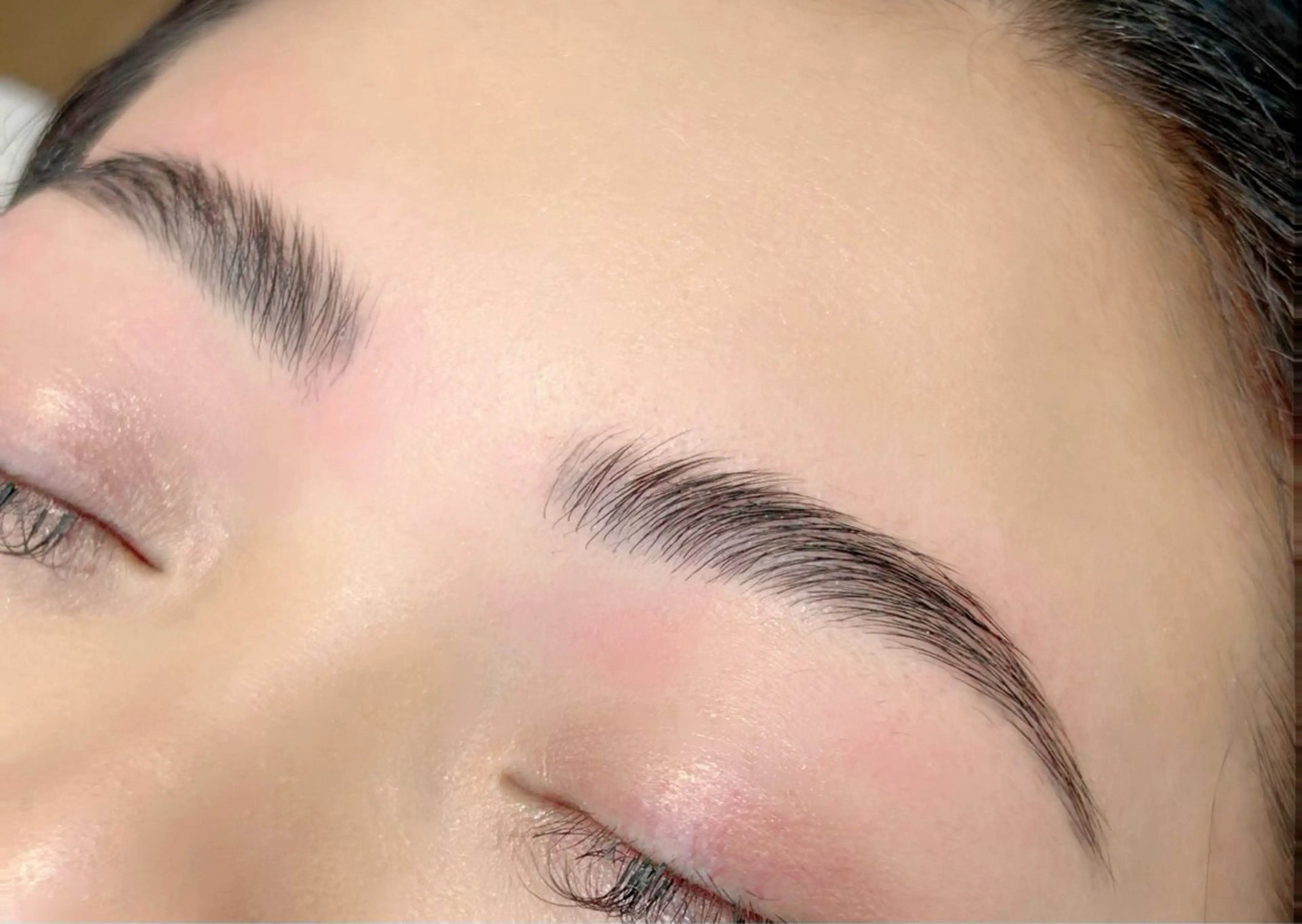 アイブロウ ハリウッドブロウリフト tia tomonaのマツエク・マツパデザイン