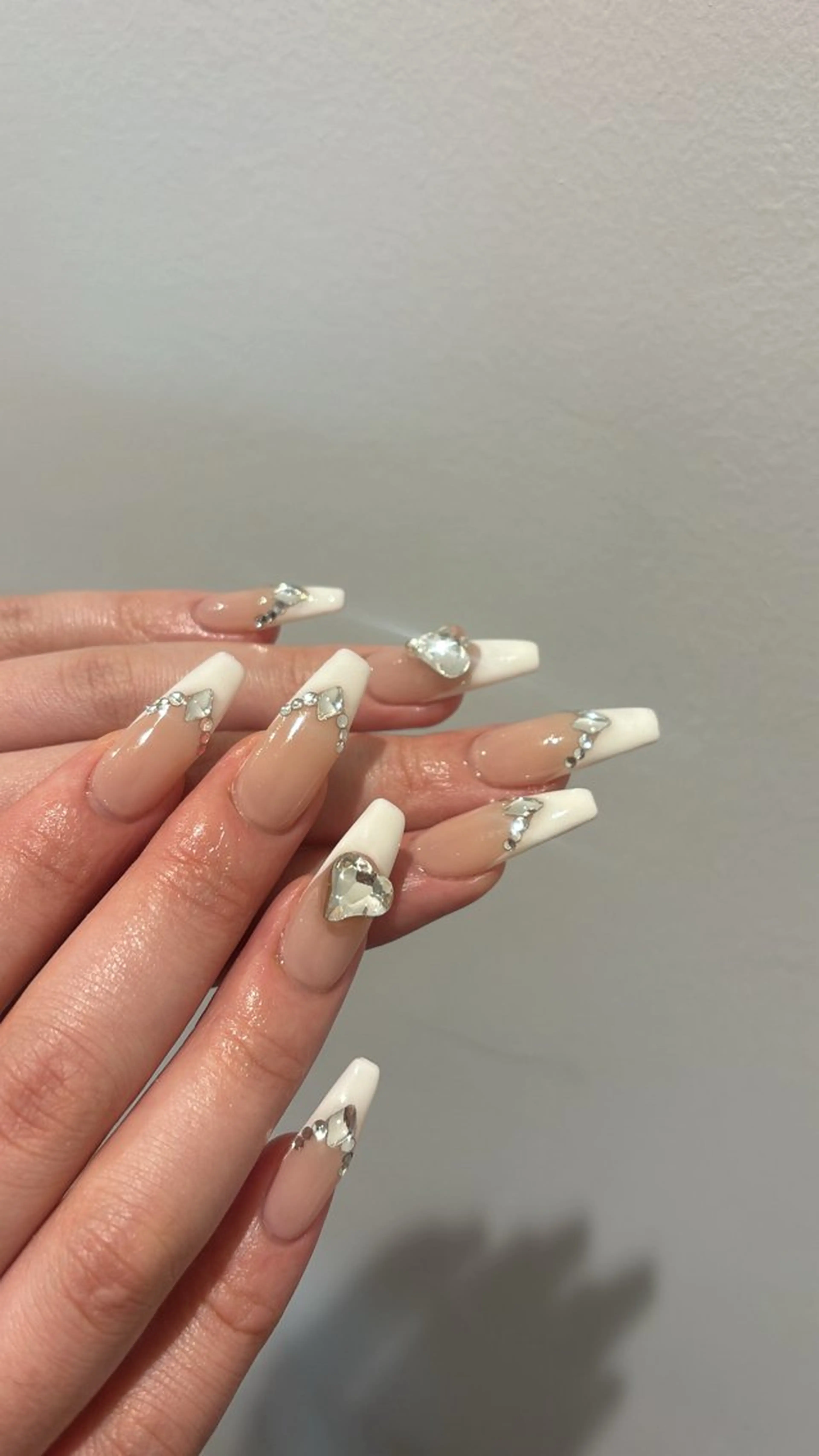 ネイル 長さ出し ハンドネイル tote. airiのネイルデザイン