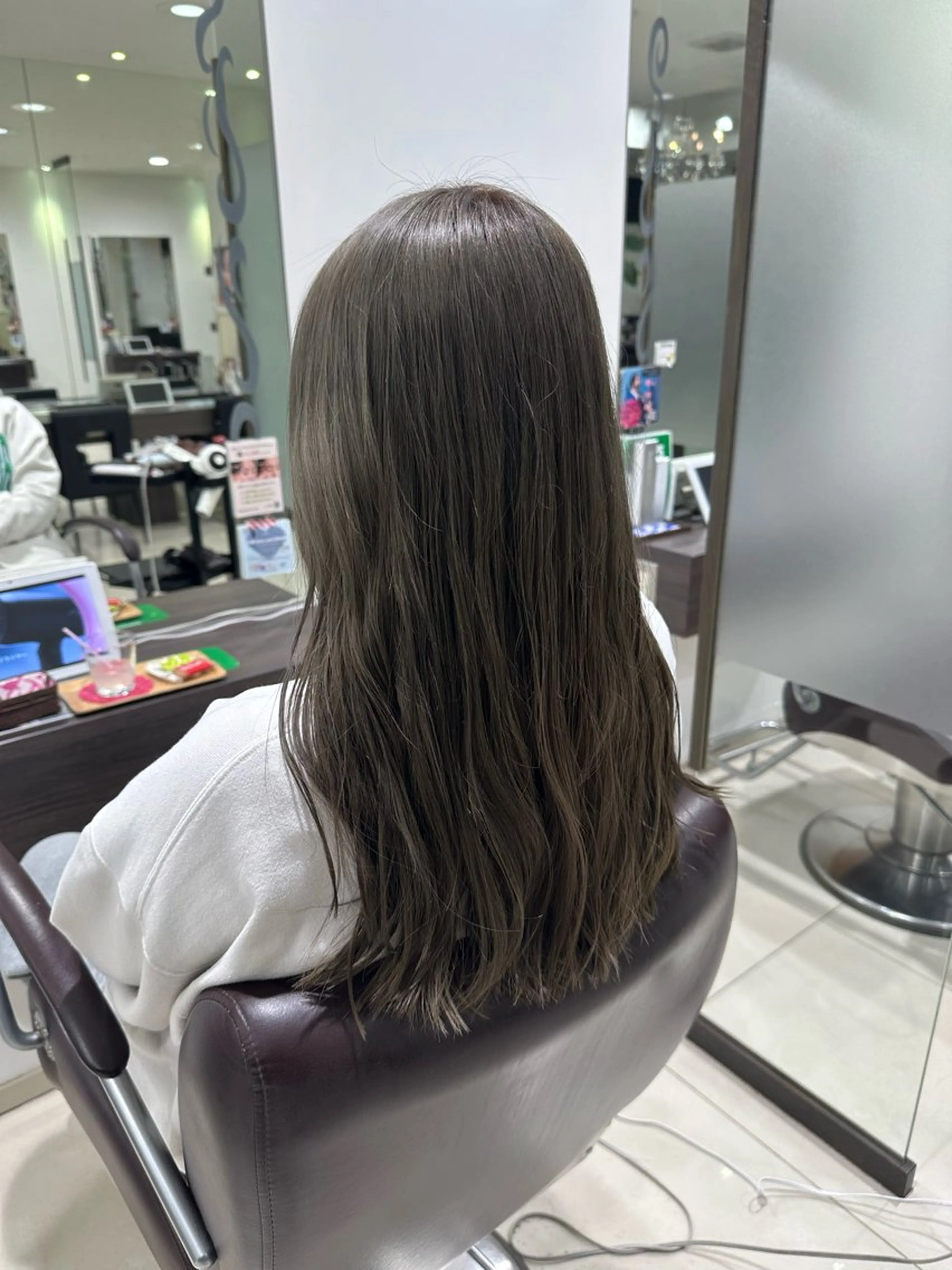 カラー ベージュカラー ブリーチ オリーブベージュ カット ヘアカラー ブリーチカラー /メンズパーマ/陸のヘアスタイル