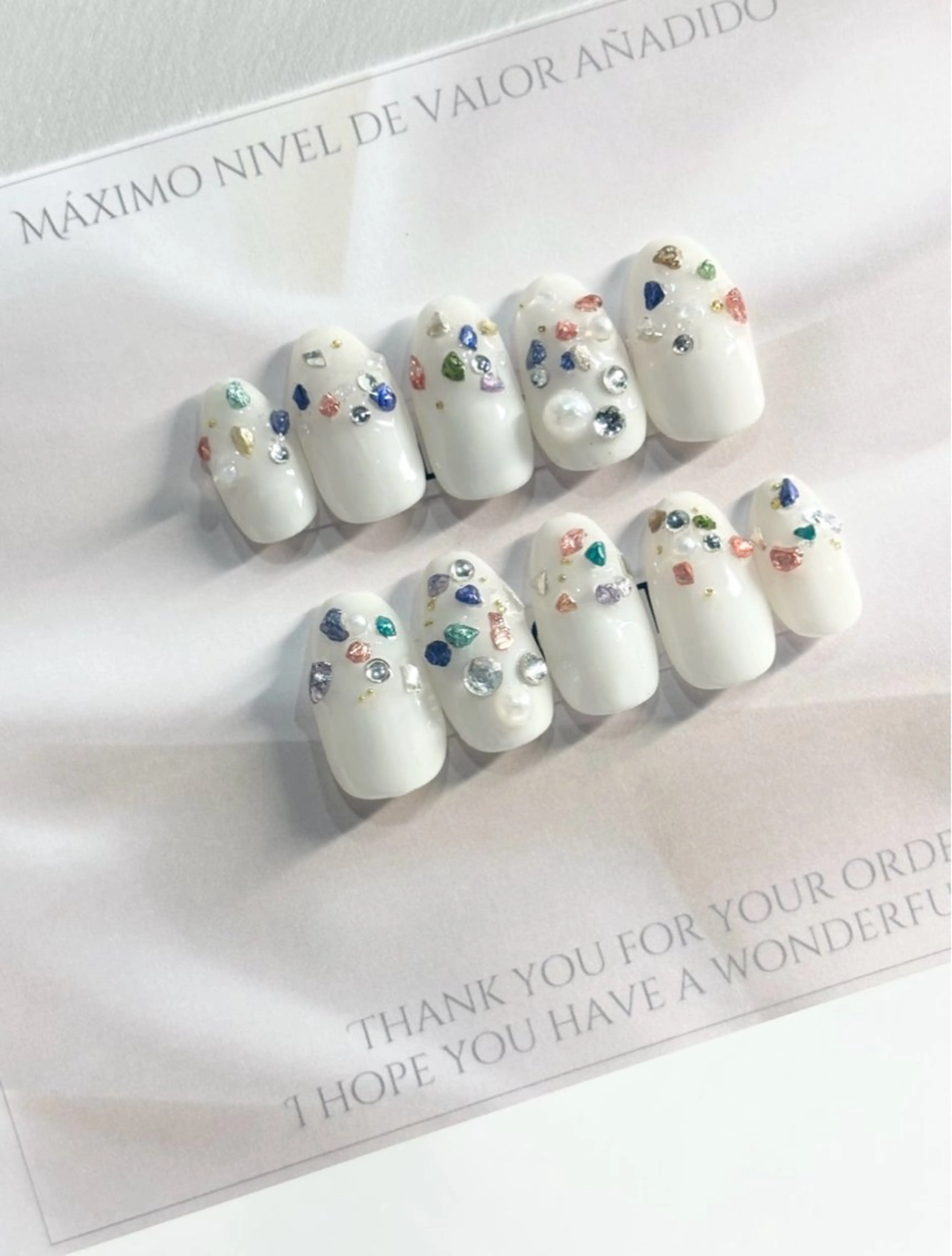 ネイル ストーンネイル ハンドネイル マキシモ 坂上のネイルデザイン