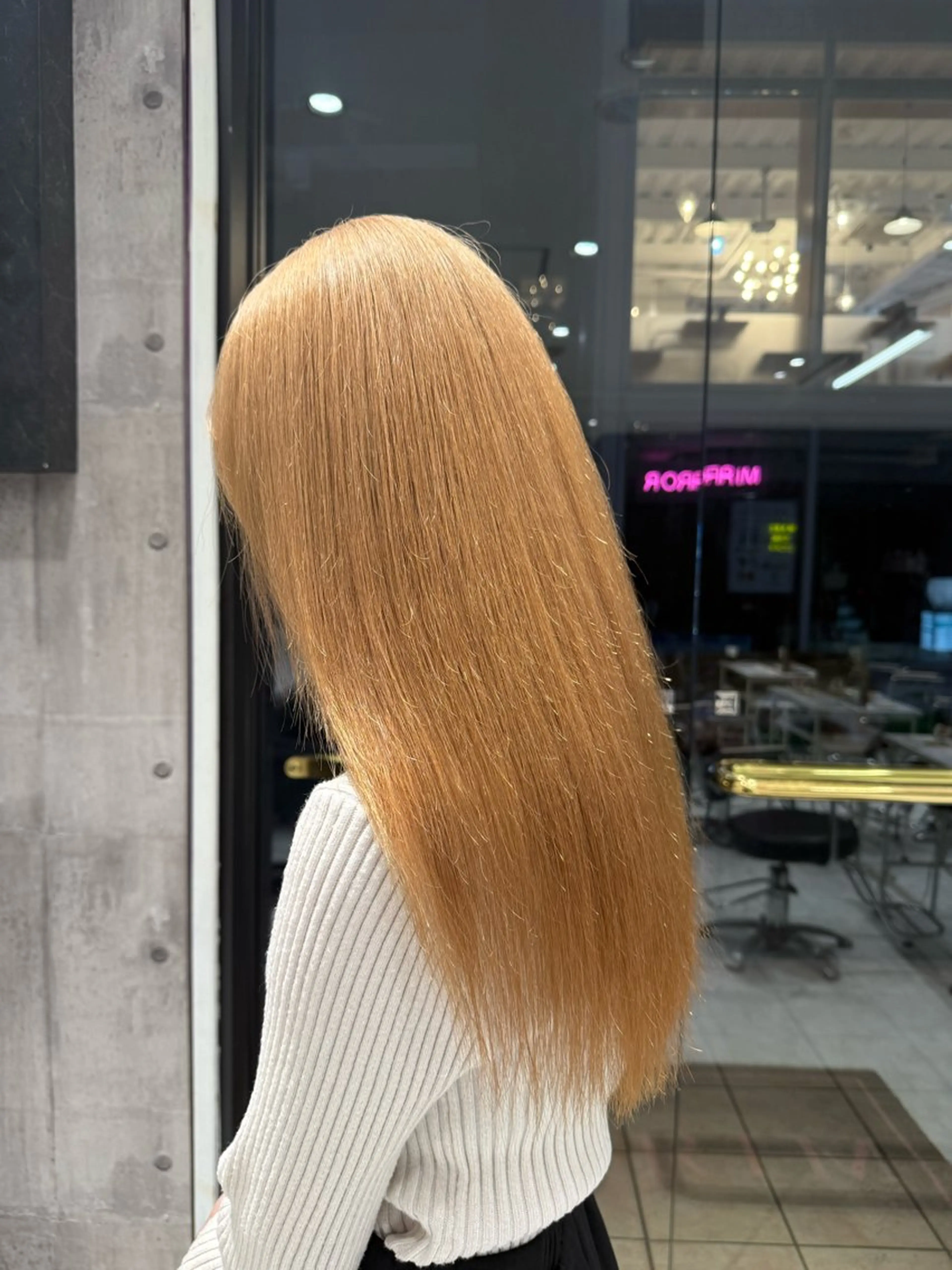 ロング カラー ベージュカラー ブリーチ ブロンド ピンクカラー ヘアカラー ハイトーン特化/ 複雑履歴修正/拓真のヘアスタイル