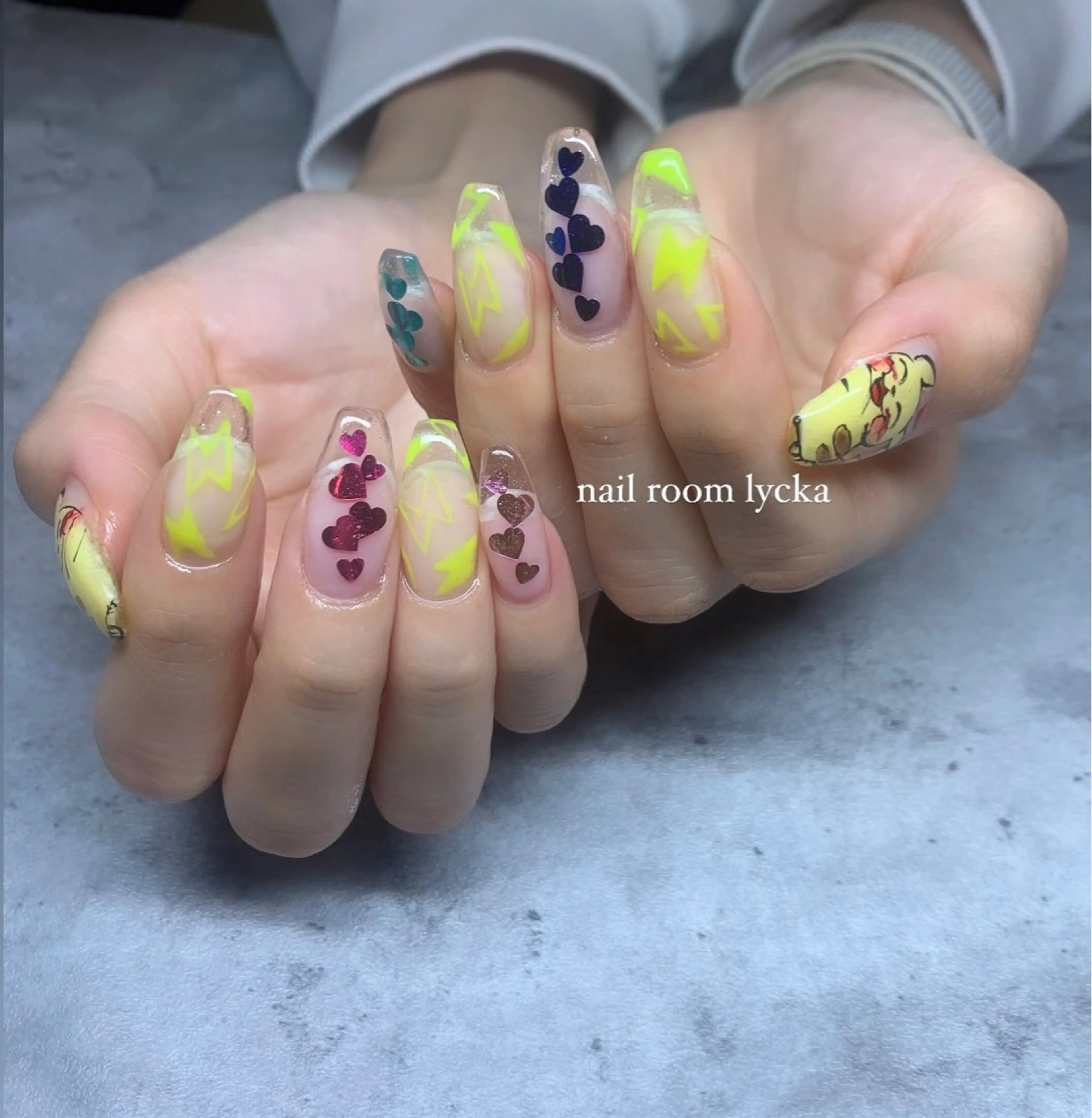 ネイル ﾈｲﾙﾙｰﾑﾘｯｶ 𝐦𝐚𝐲𝐮のネイルデザイン