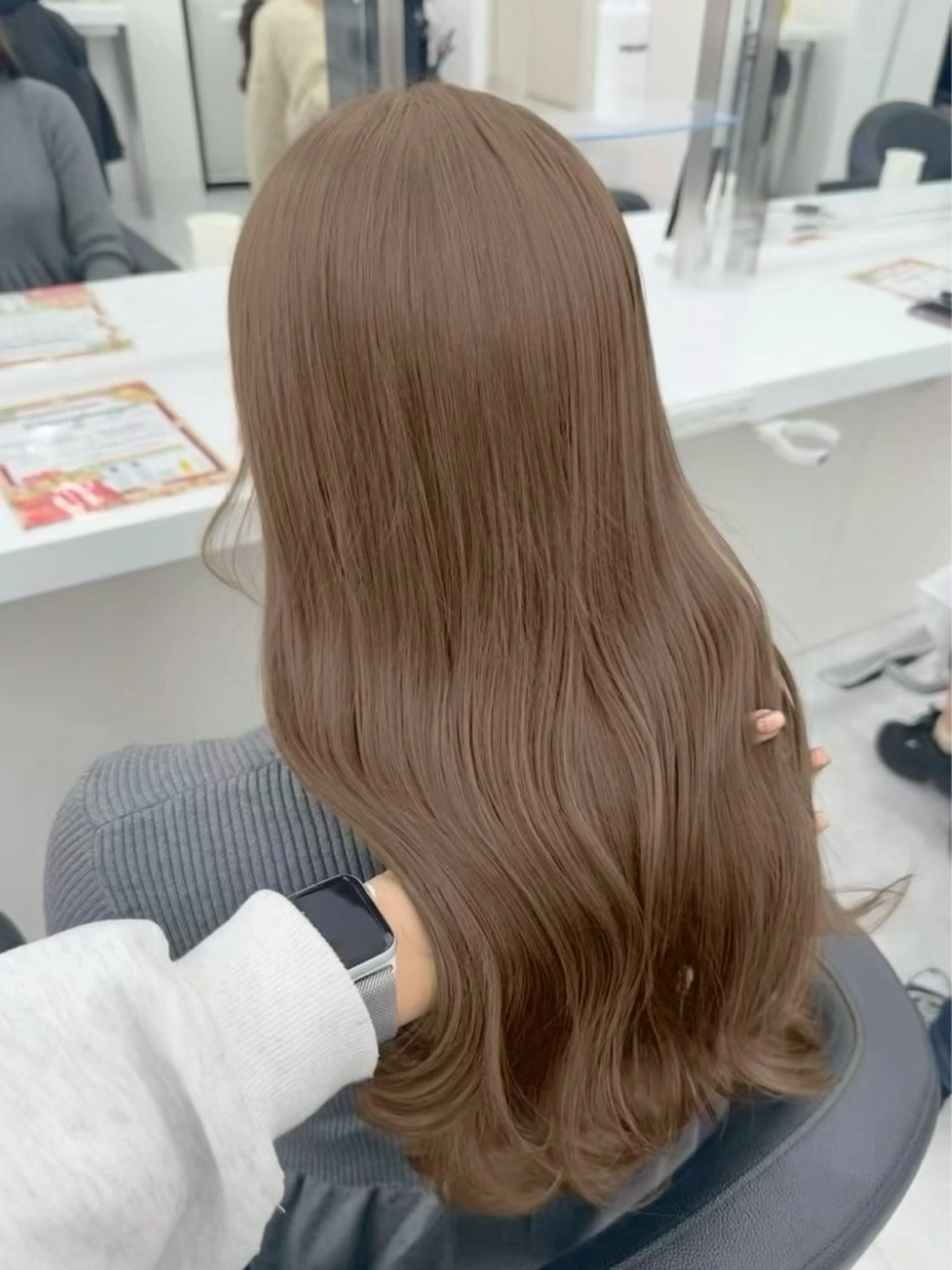 ロング カラー 🖤ハイトーン× レイヤー🖤SARAのヘアスタイル