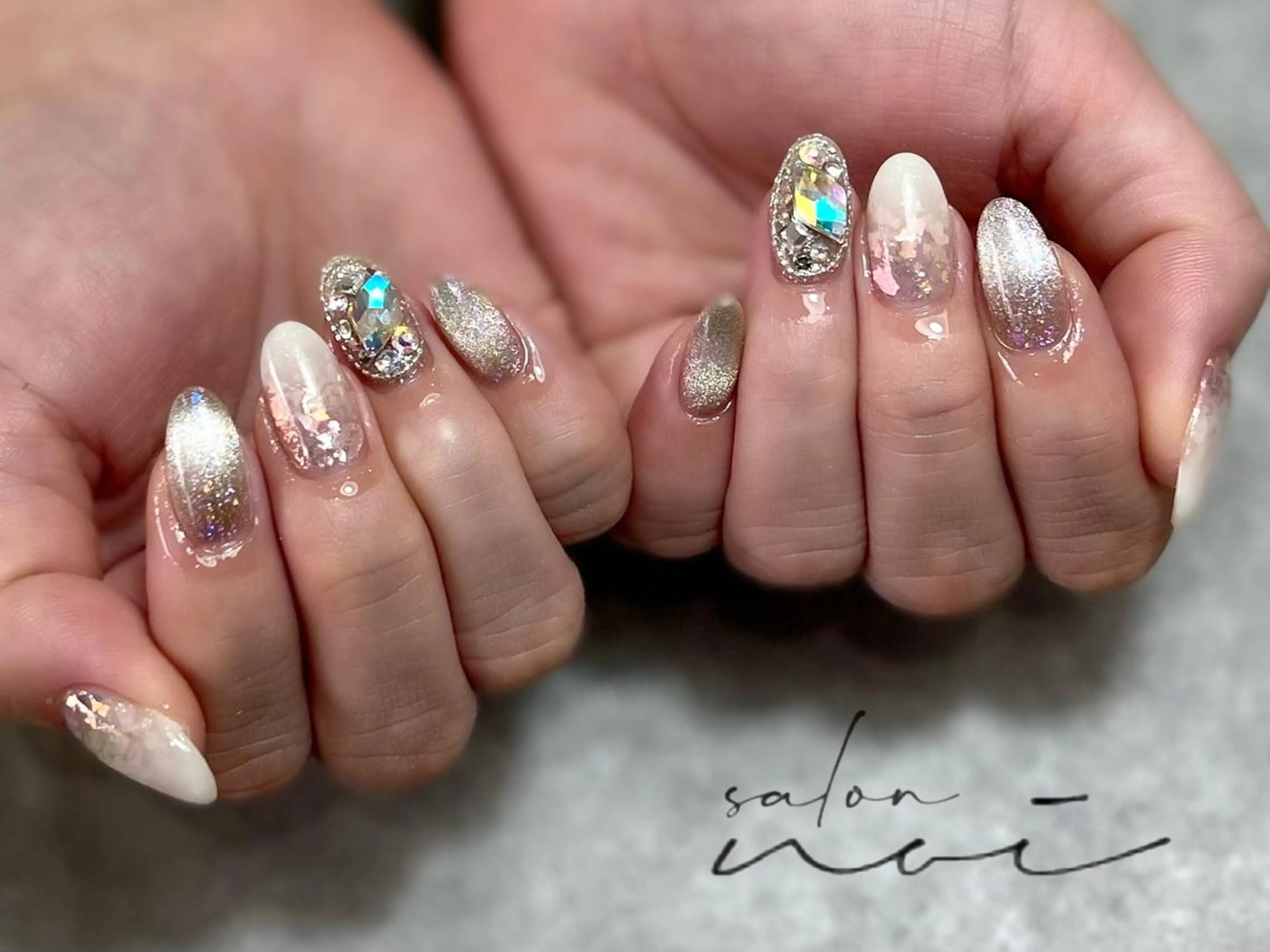 ネイル キラキラネイル ハンドネイル salon noi所属・salon noiのネイルデザイン