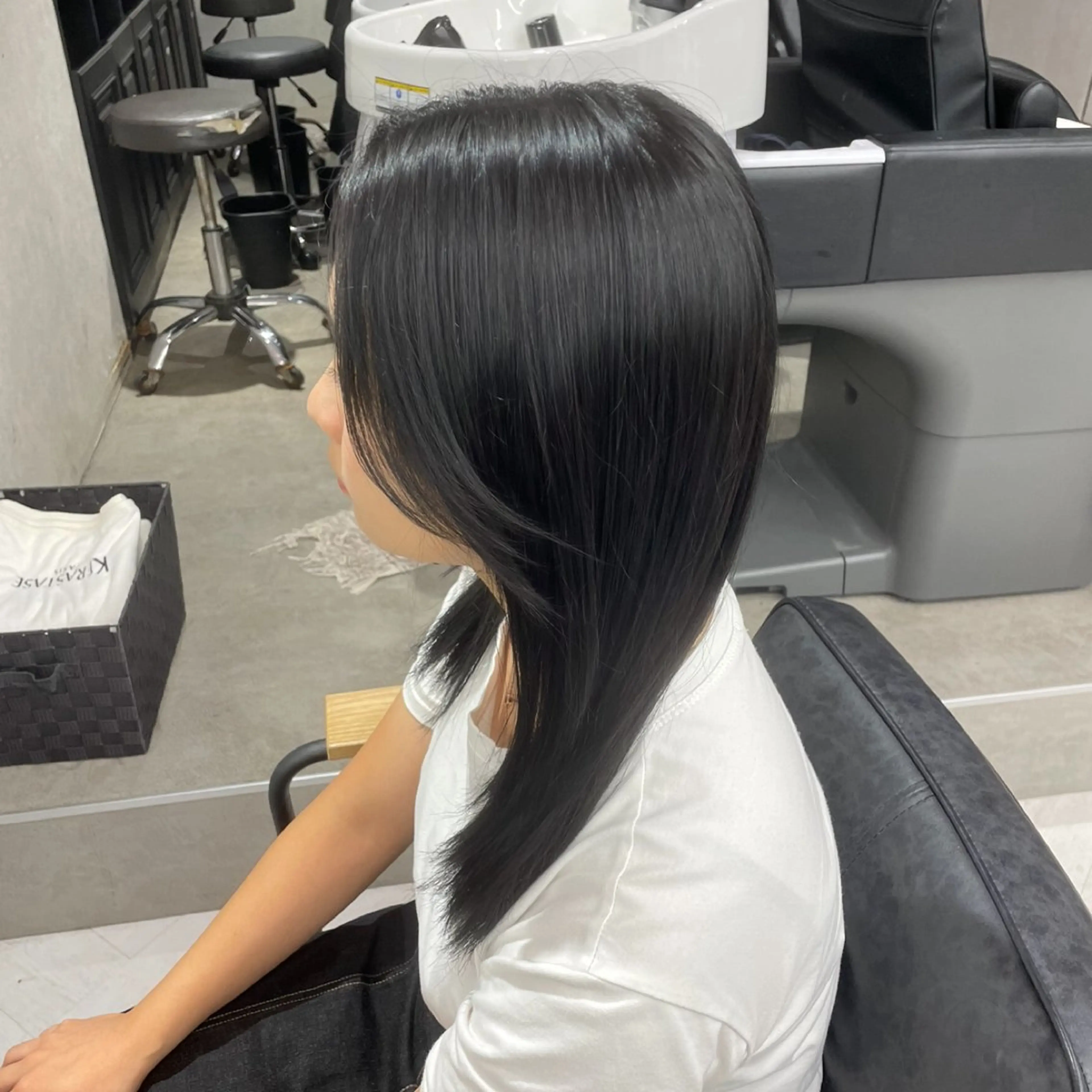 セミロング カラー パーマ ヘアアレンジ メンズ トリートメント mona/ ストレートスタイル✨のヘアスタイル