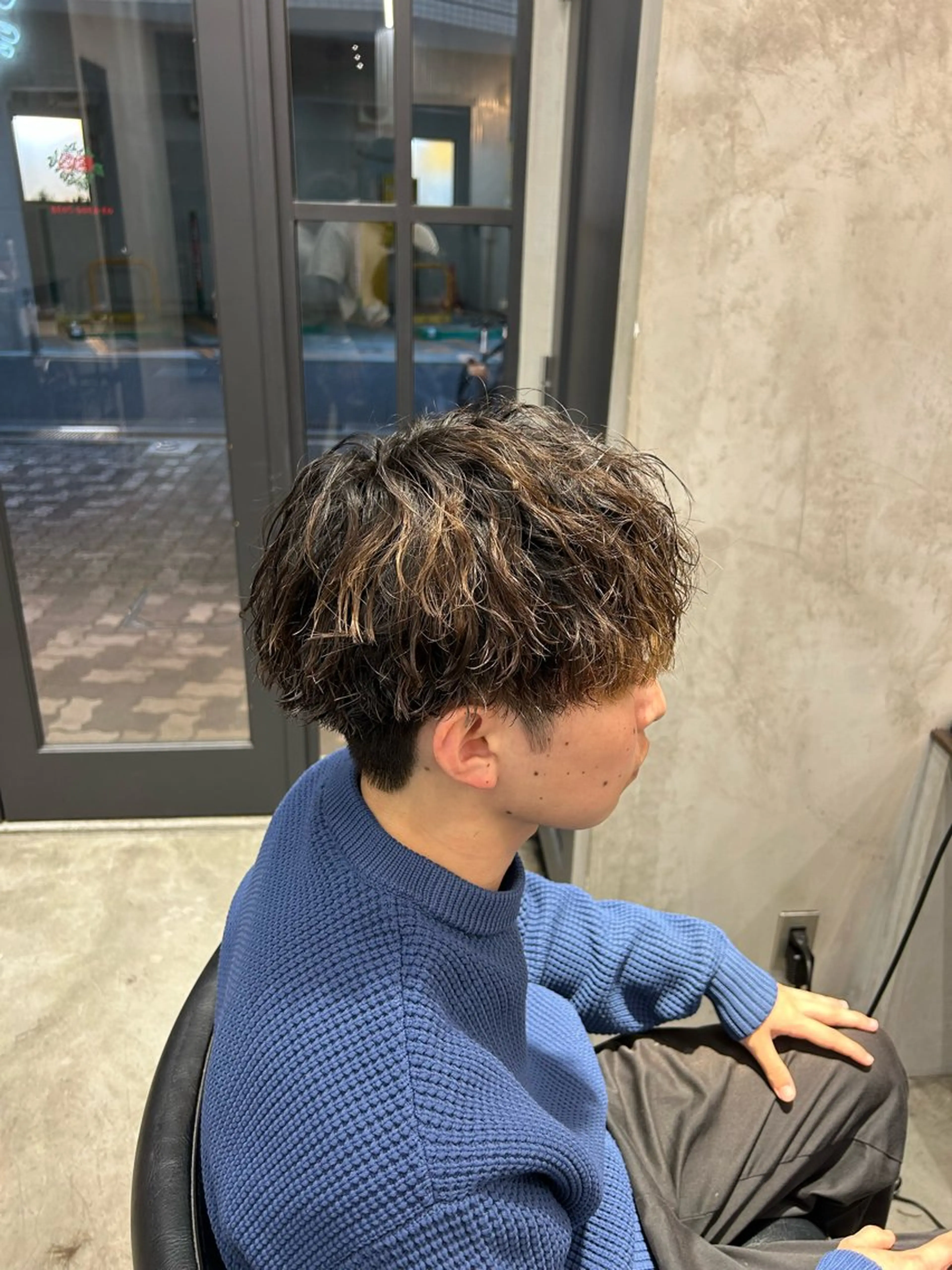 ミディアム パーマ メンズ ミディアムパーマ フェードカット メンズパーマ カット ヘアカラー パーマ 【明大前フェード/ メンズパーマ/岳】のヘアスタイル