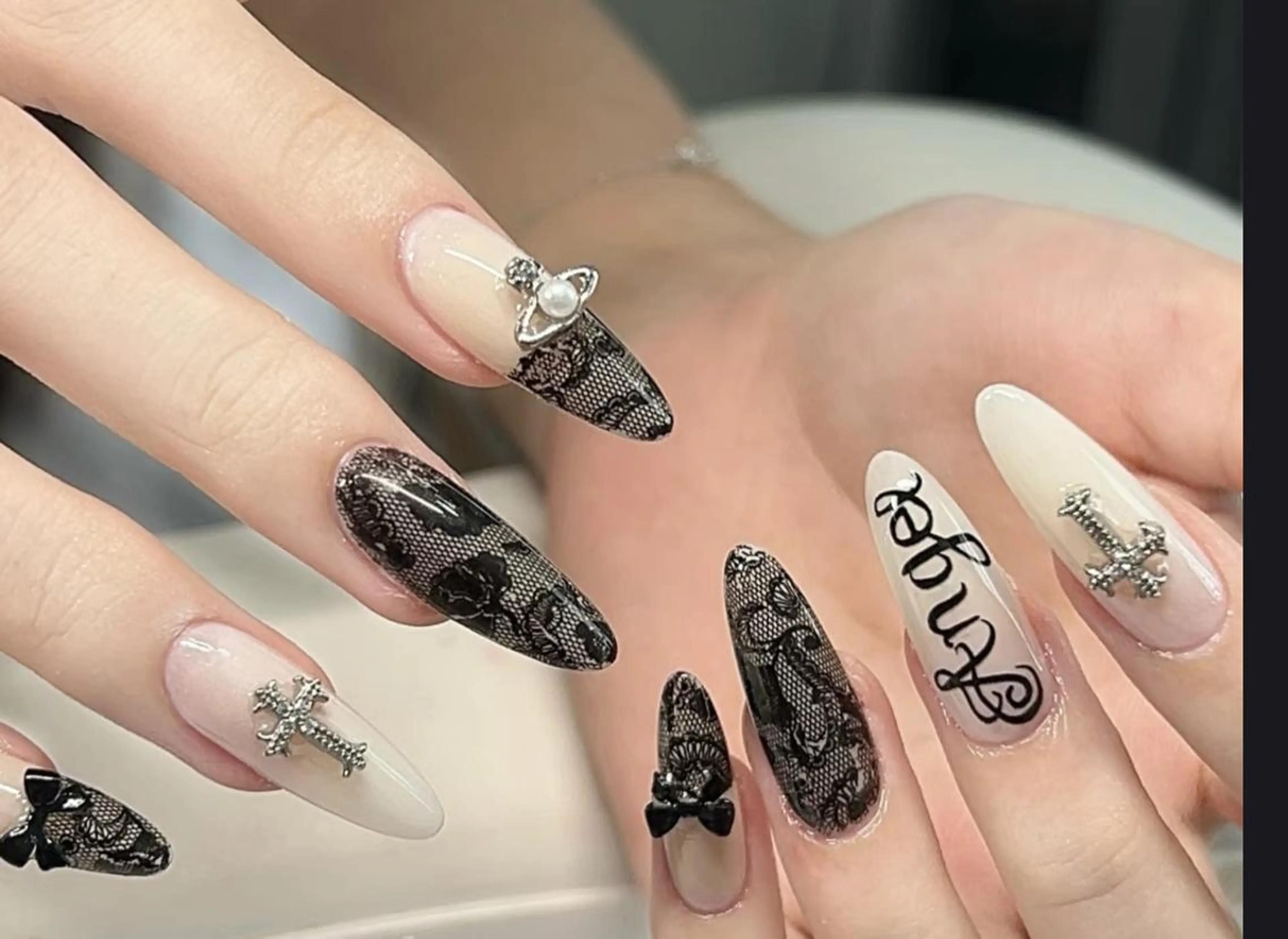 ネイル ハンドネイル 🎀 Ayaka_nailのネイルデザイン