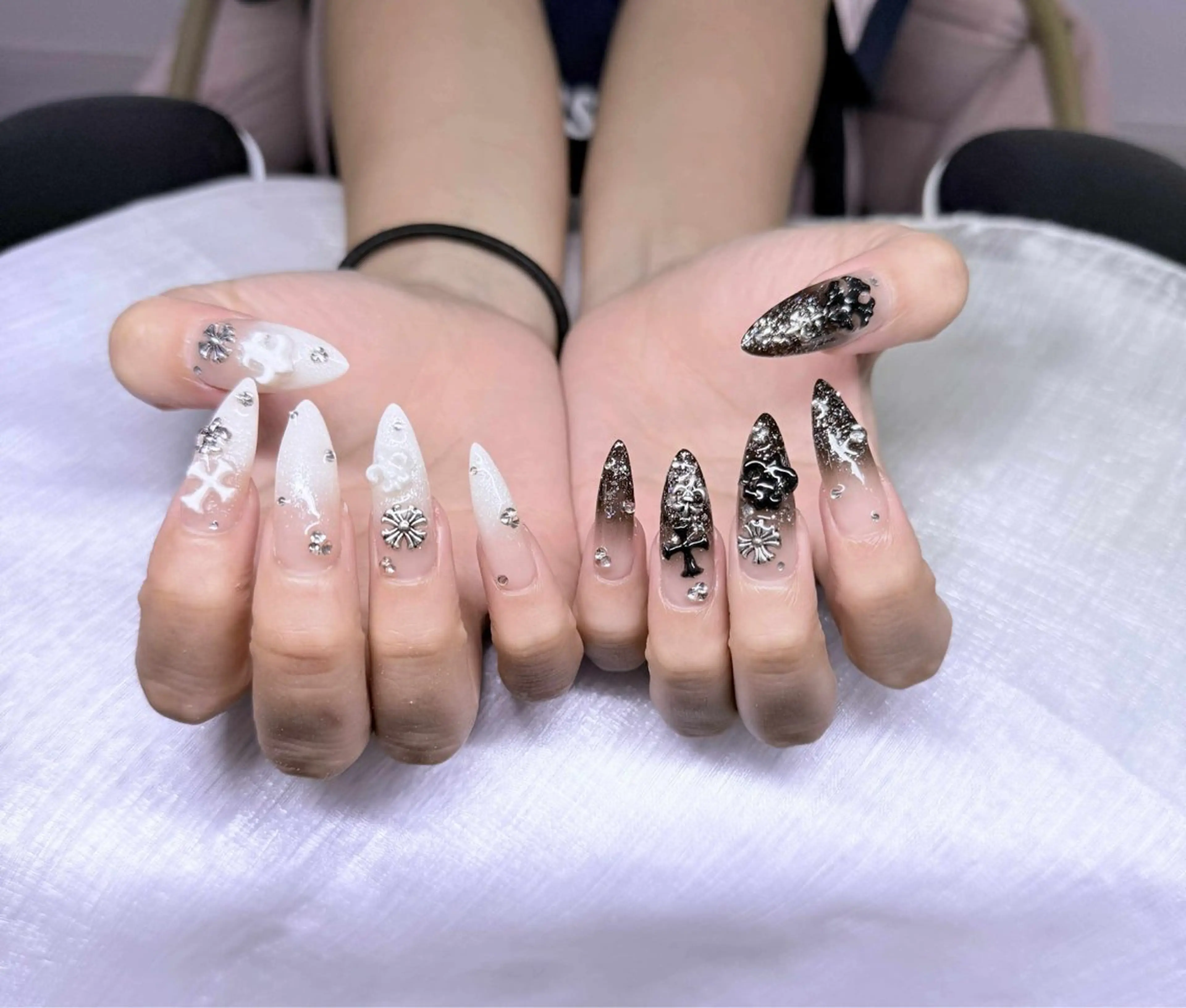 ネイル ハンドネイル Lee Nailsのネイルデザイン