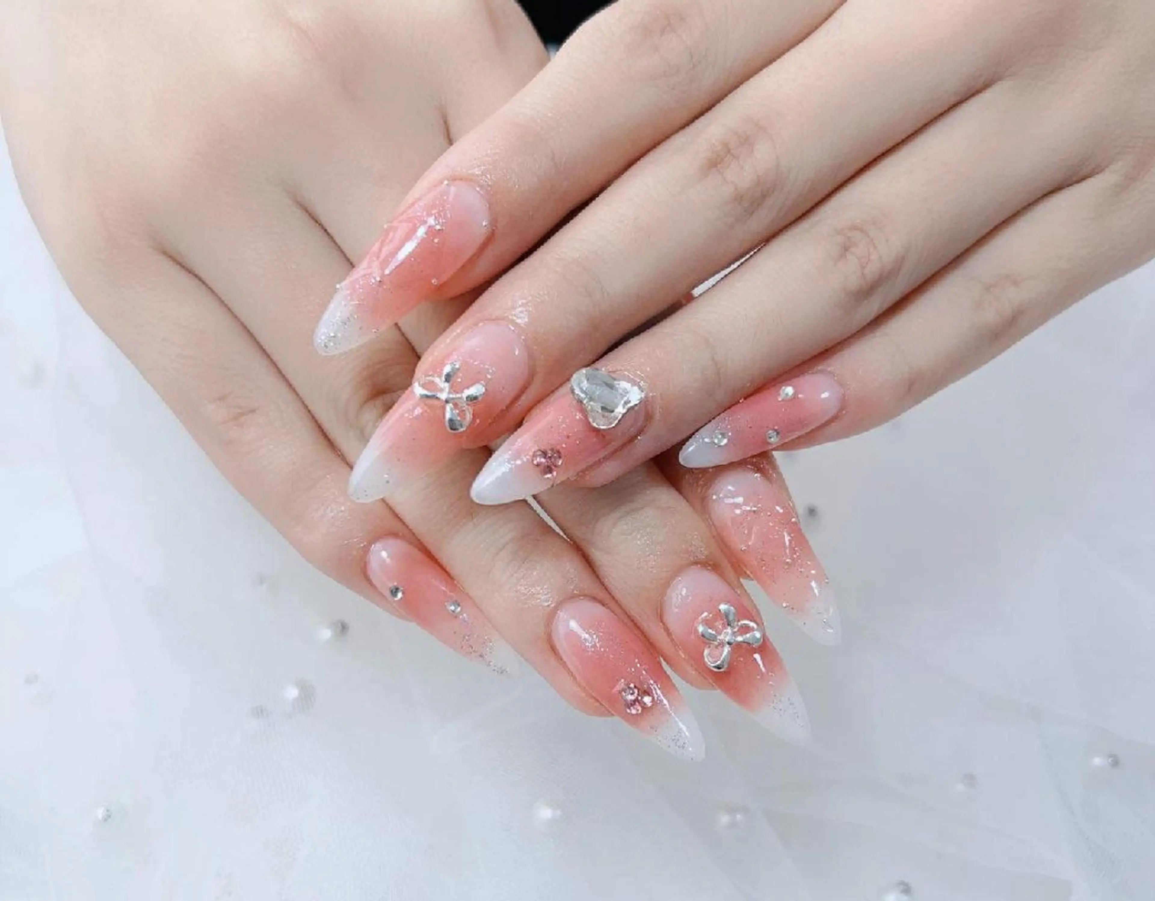 ネイル アートネイル チークネイル 長さ出し フットネイル フレンチネイル RiRi ネイルサロンのネイルデザイン