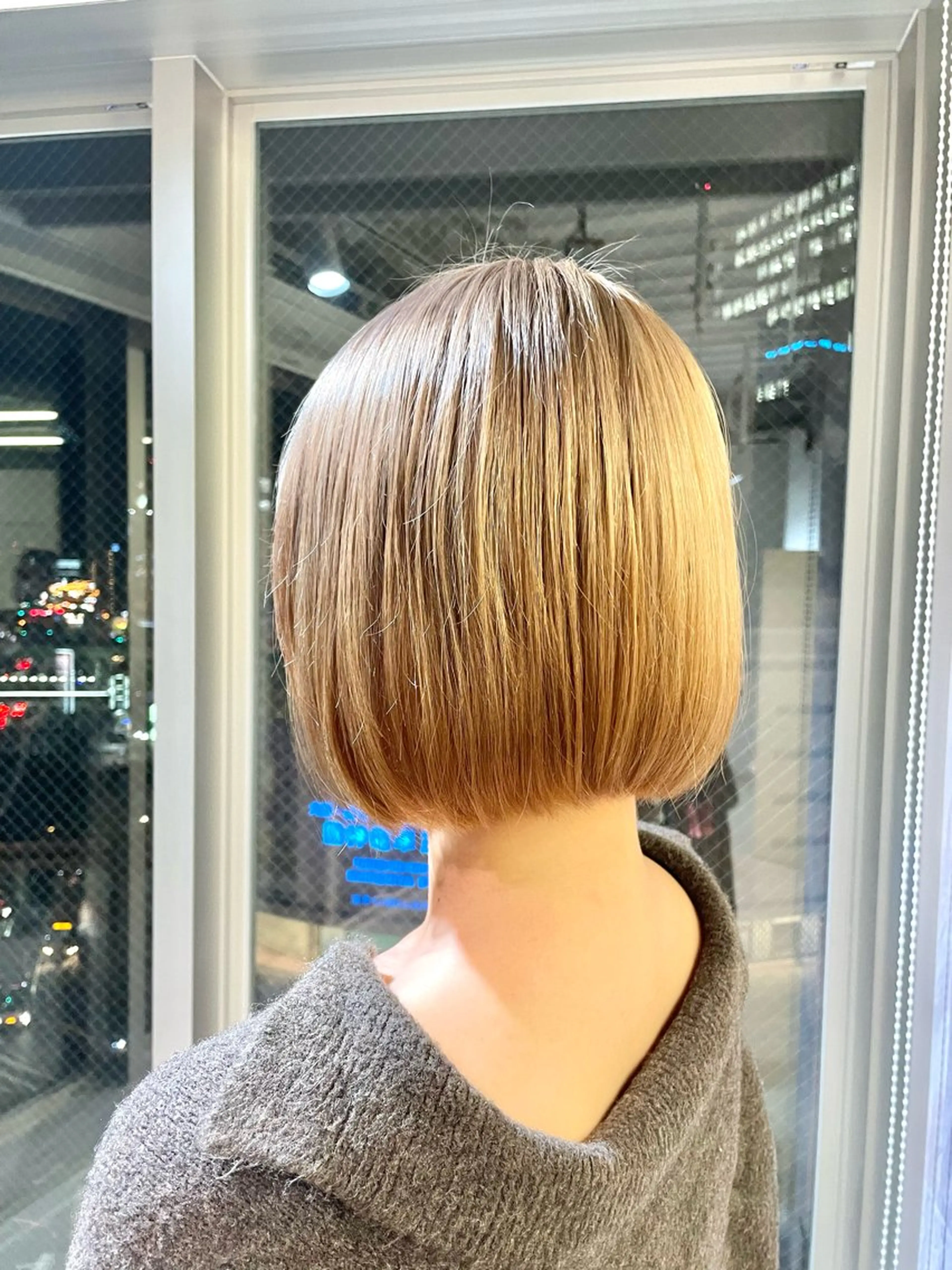 ショート カラー ベージュカラー ミルクティーベージュ ヘアカラー トリートメント パーマ&ブリーチ /飯牟田/GEAR.のヘアスタイル