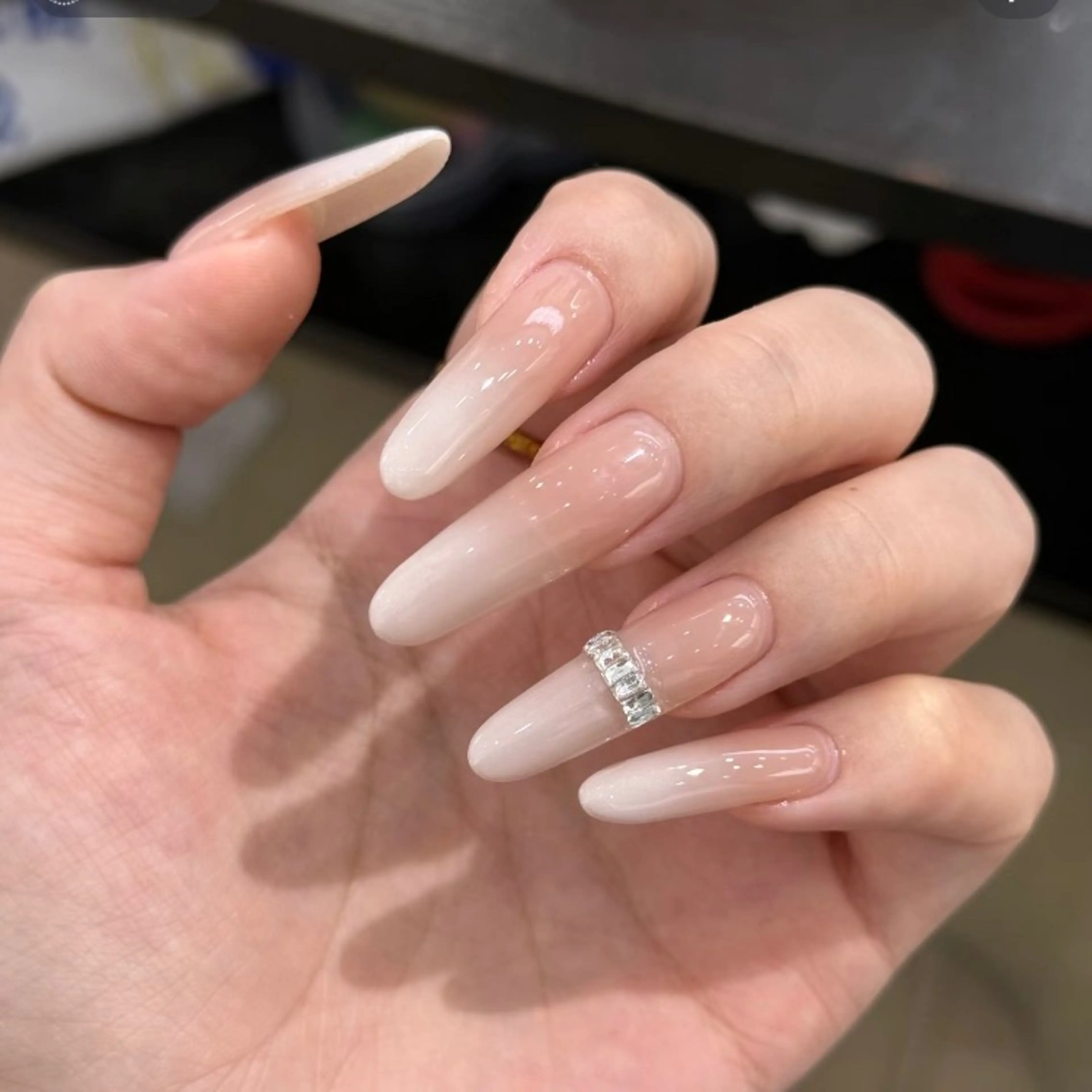 ✨️チップ長さ出し10本💅ベビーブーマー︎🎀🐰の写真