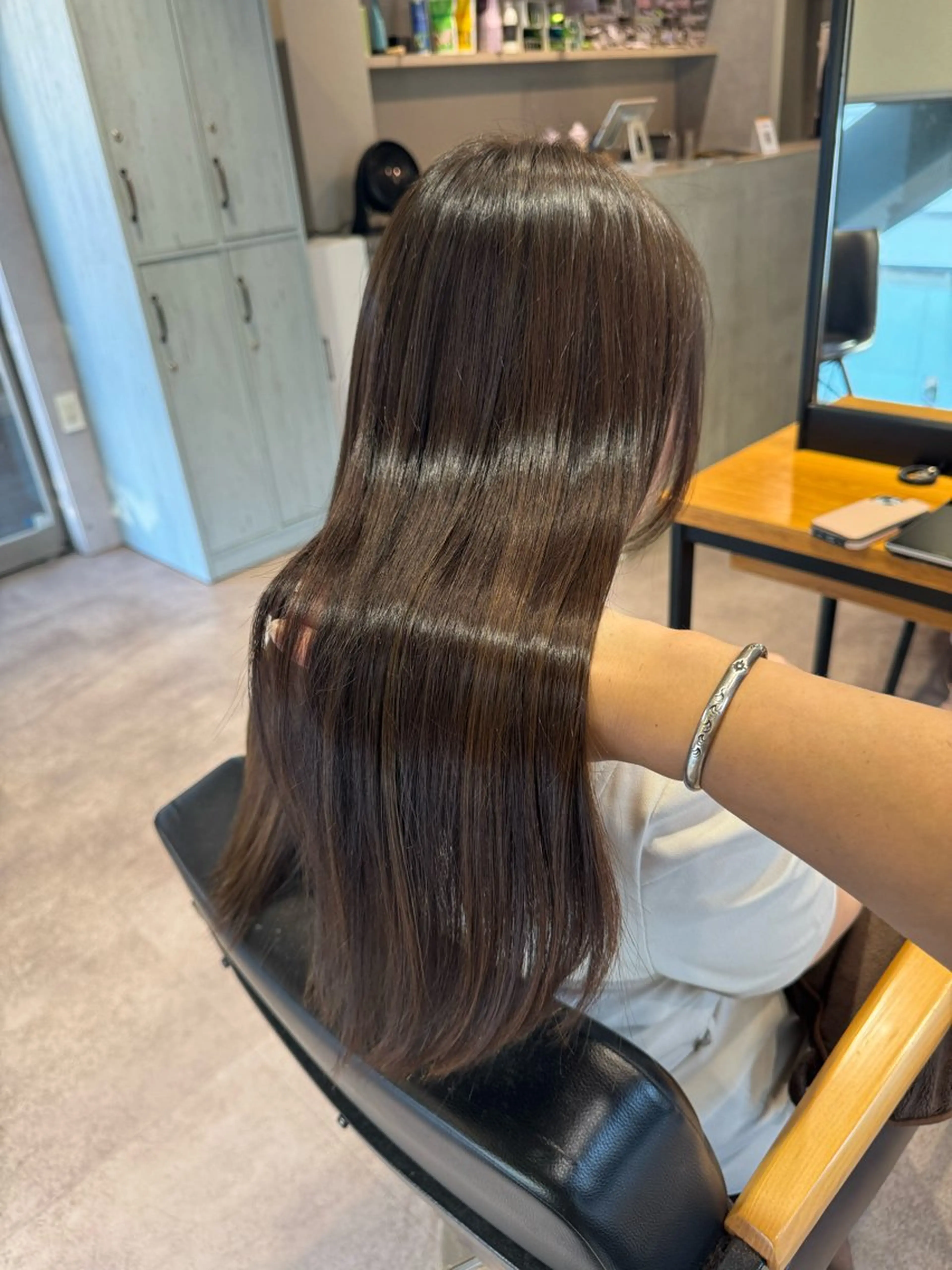 ミディアム カラー カット ヘアカラー 佐藤史哉* 韓国レイヤー赤み除去のヘアスタイル