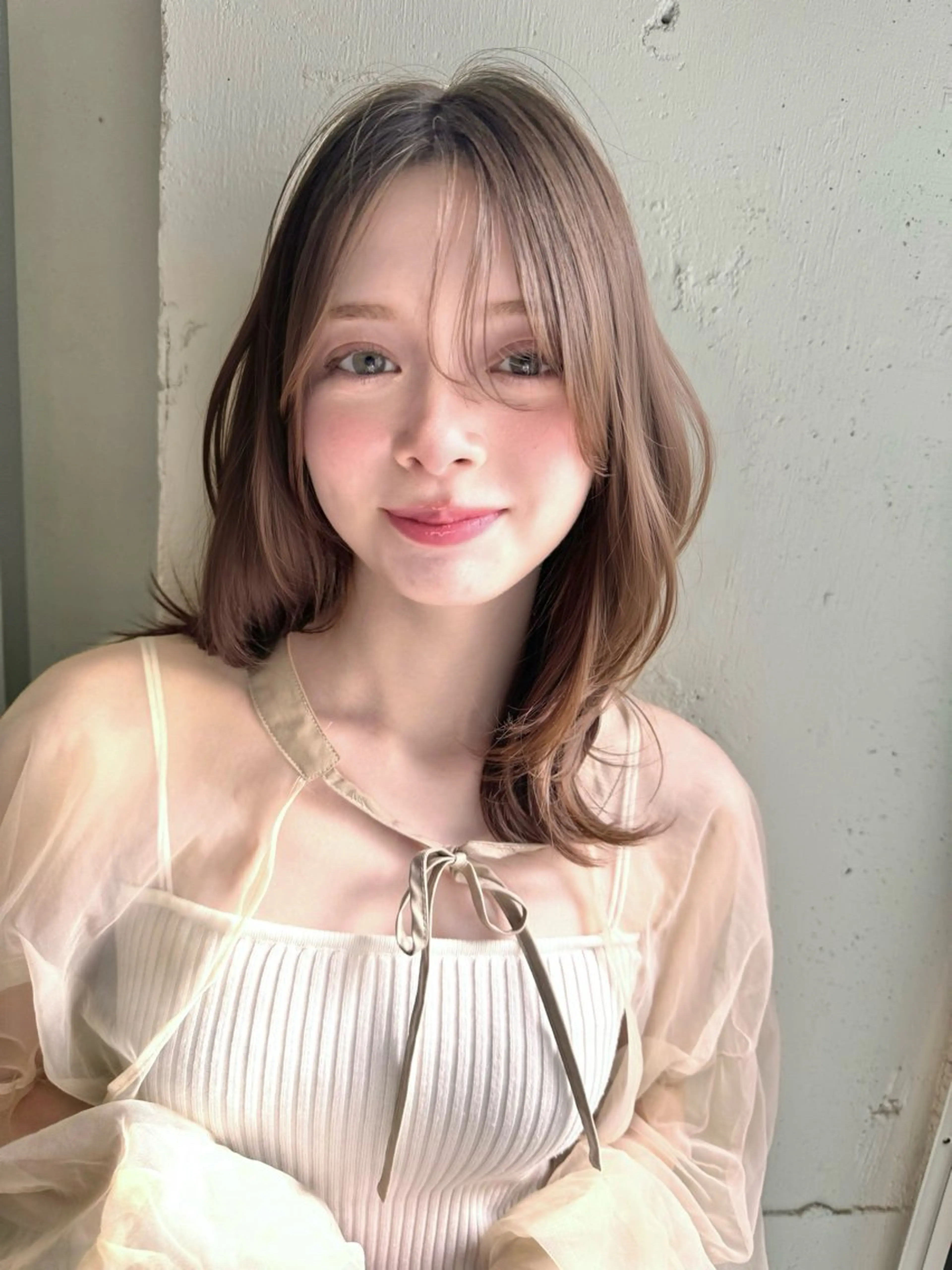 ミディアム くびれヘア カット ヘアカラー トリートメント SALOWIN表参道ANNEX店所属・表参道🪞垢抜けヘア 🤍mizukiのヘアスタイル