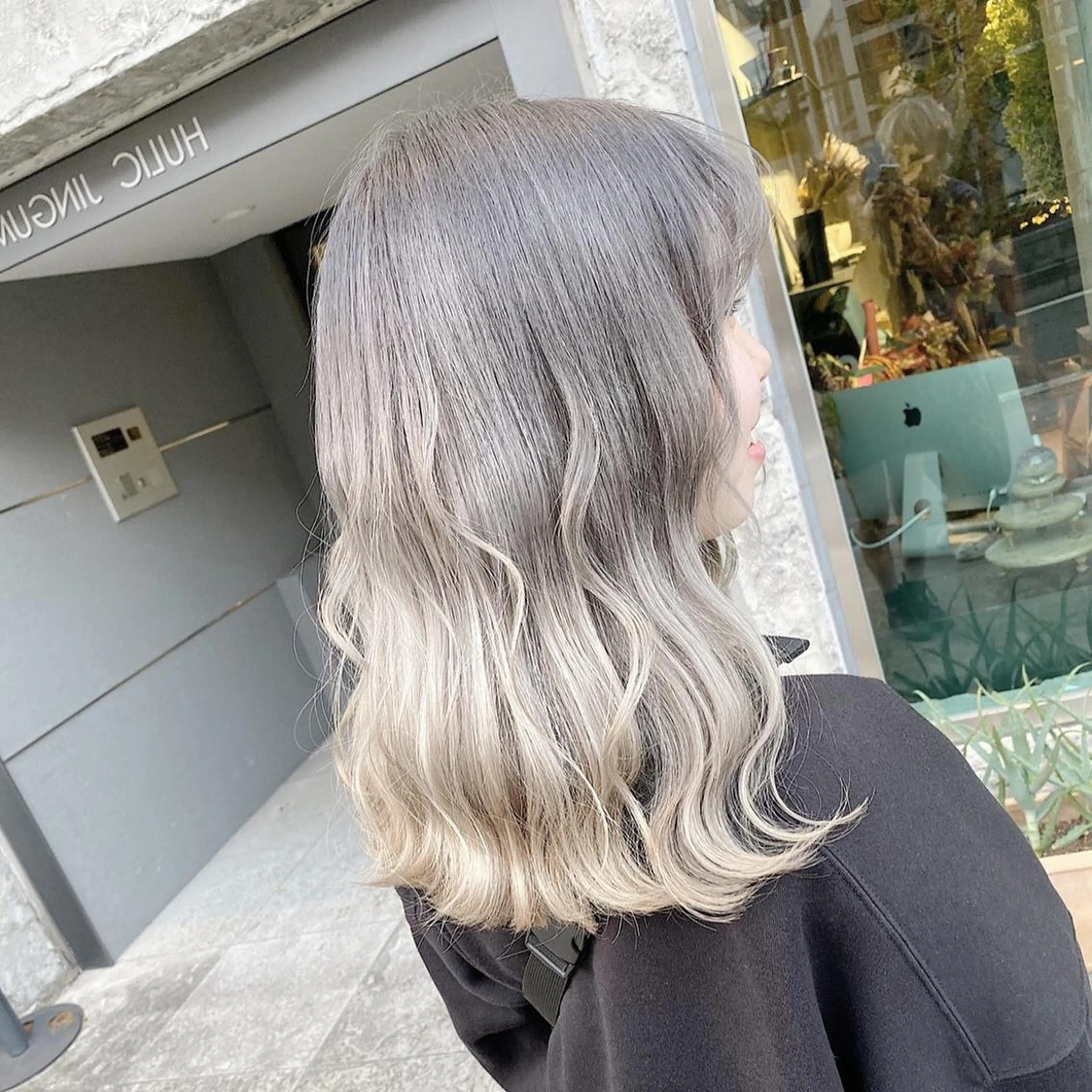 ミディアム アッシュ ボブ 外国人風カラー ハイライト 学生 💛ムラ修正ブリーチ 💛YUUのヘアスタイル