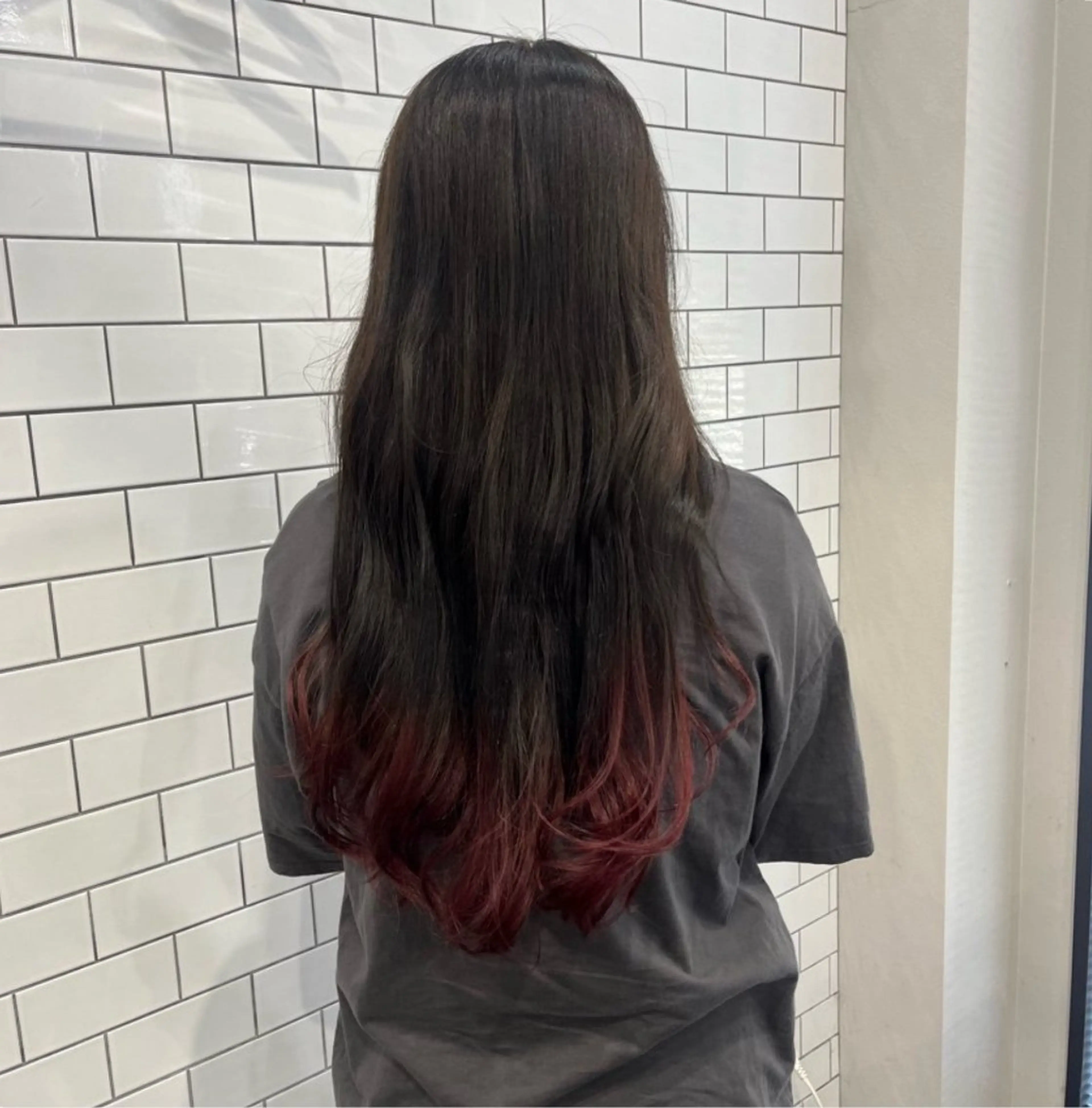 ロング カラー ヘアカラー 友滝 真菜美のヘアスタイル