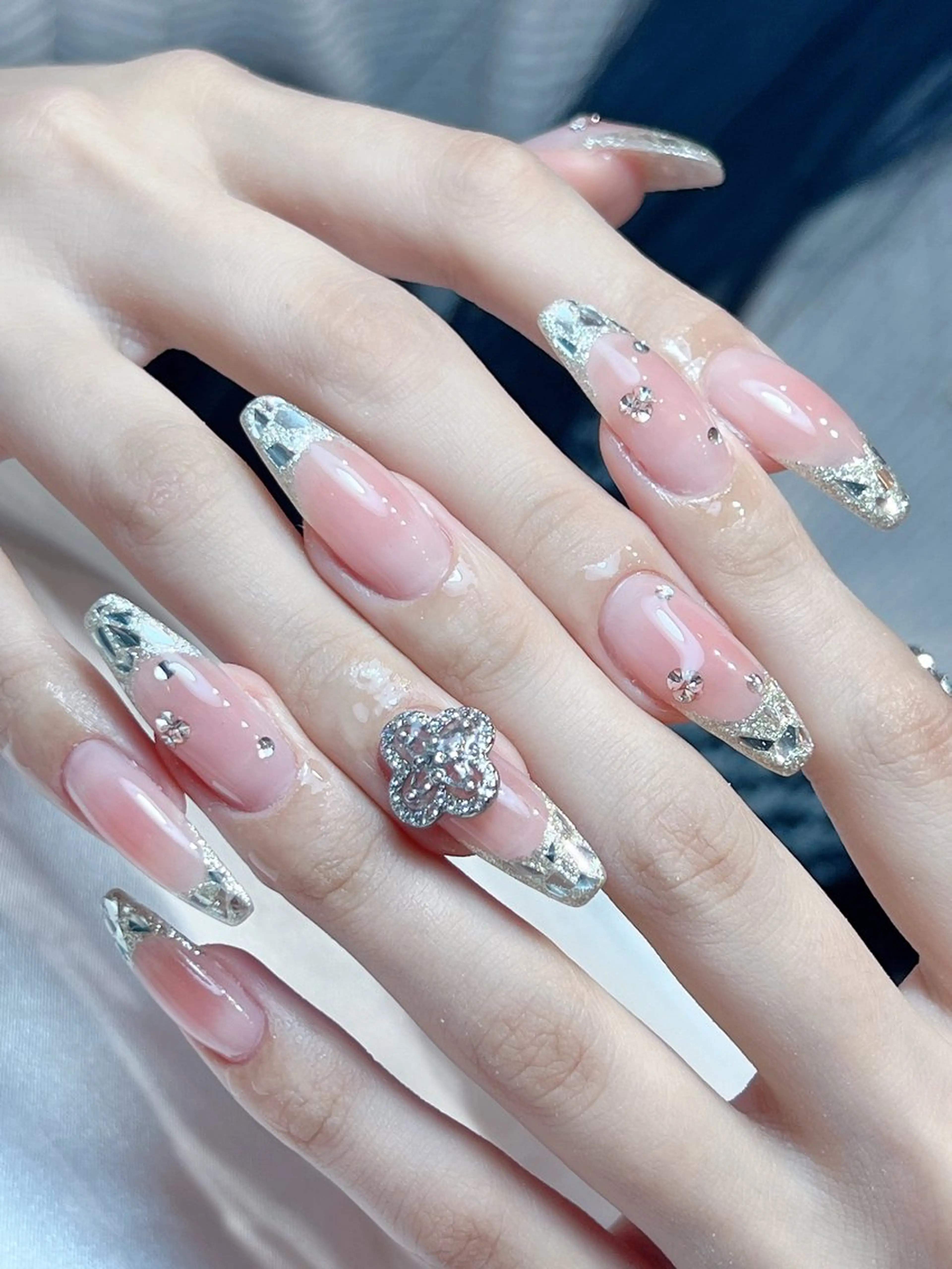 【チップ】期間限定価格❗️💅持ち込みデザイン☆180分やり放題コース　長さだしの写真