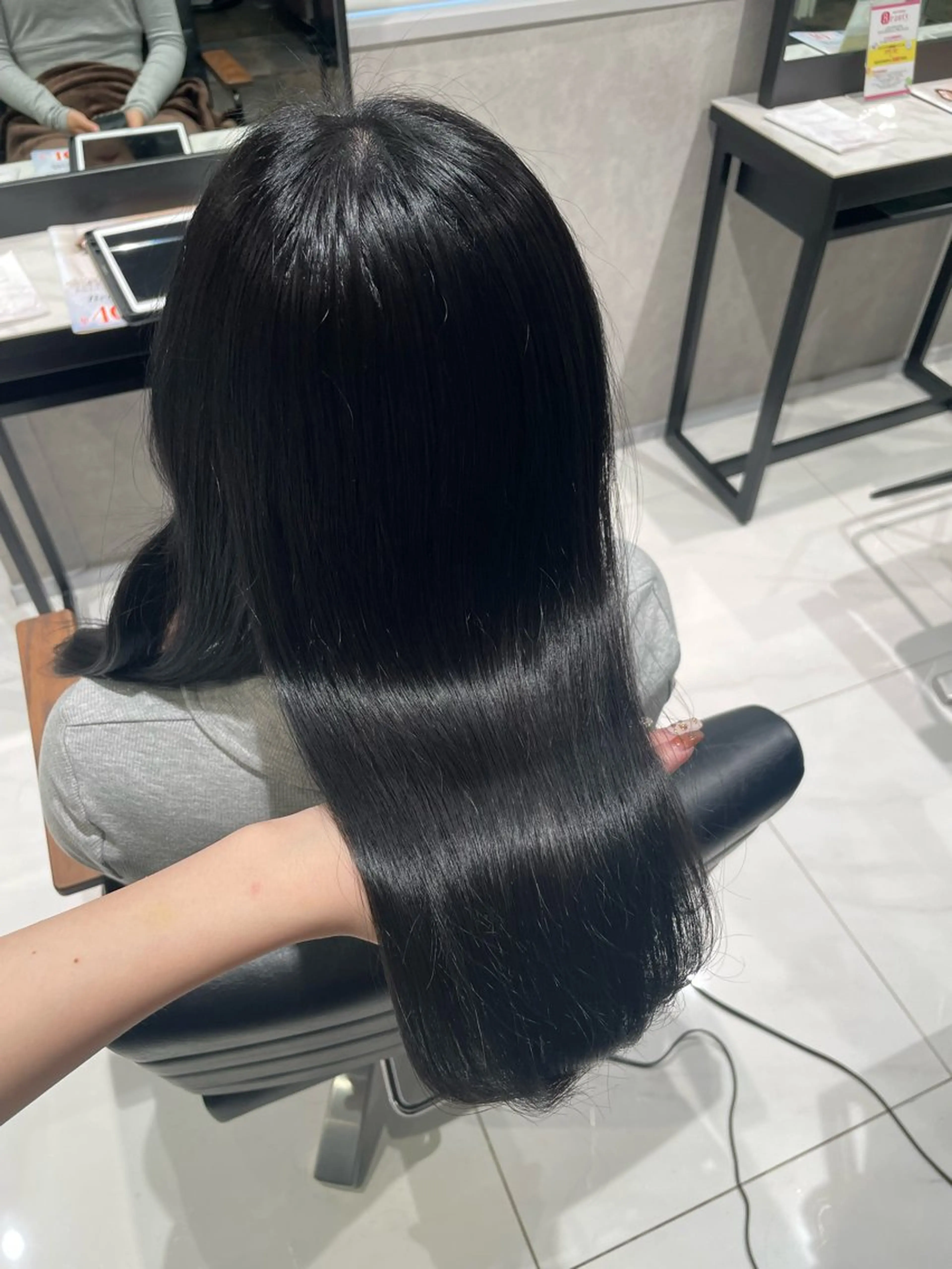 ロング 艶ブラウン/赤み消し /盛れる顔周りのヘアスタイル