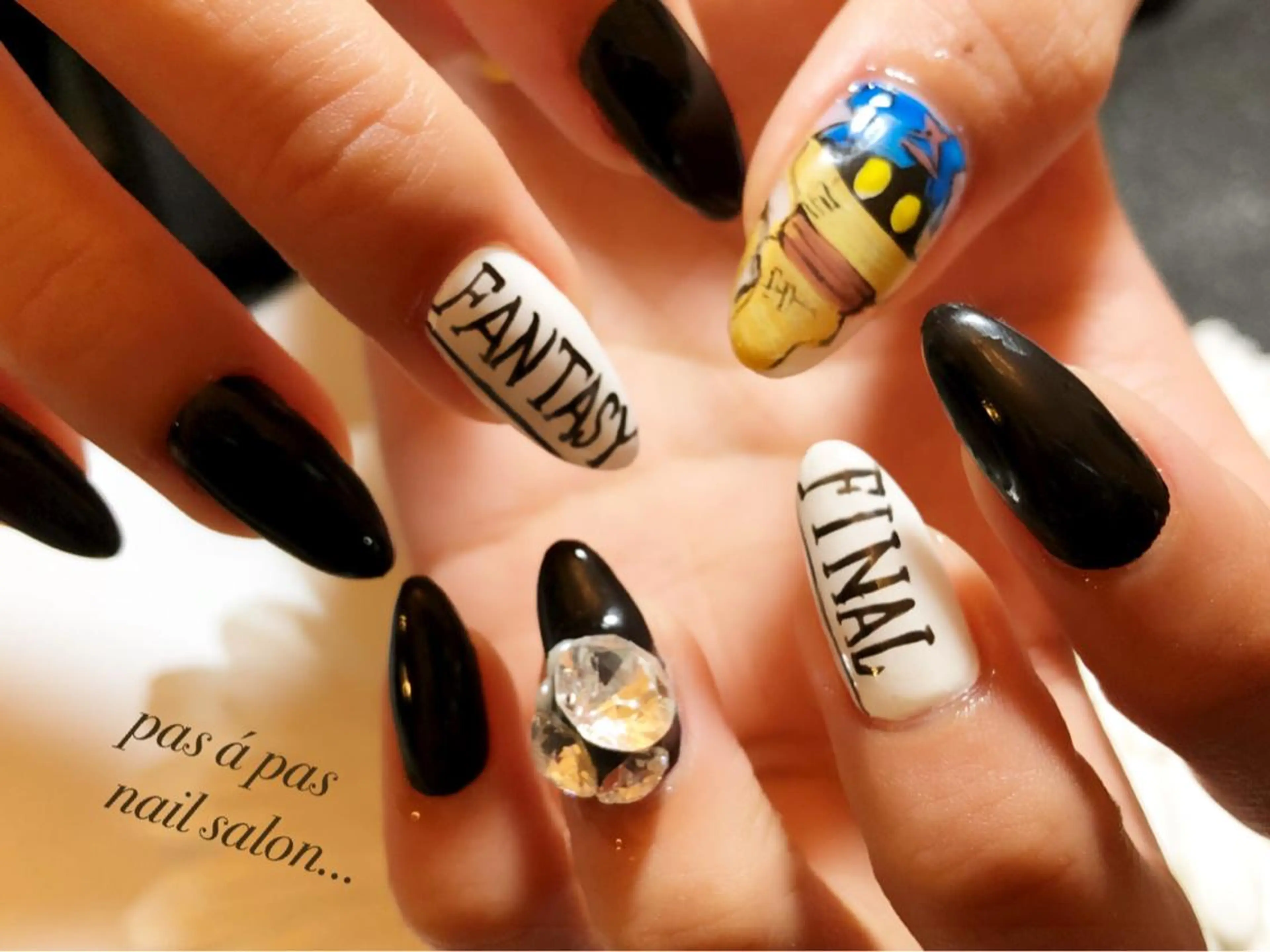 ネイル Yakko pas á pasのネイルデザイン