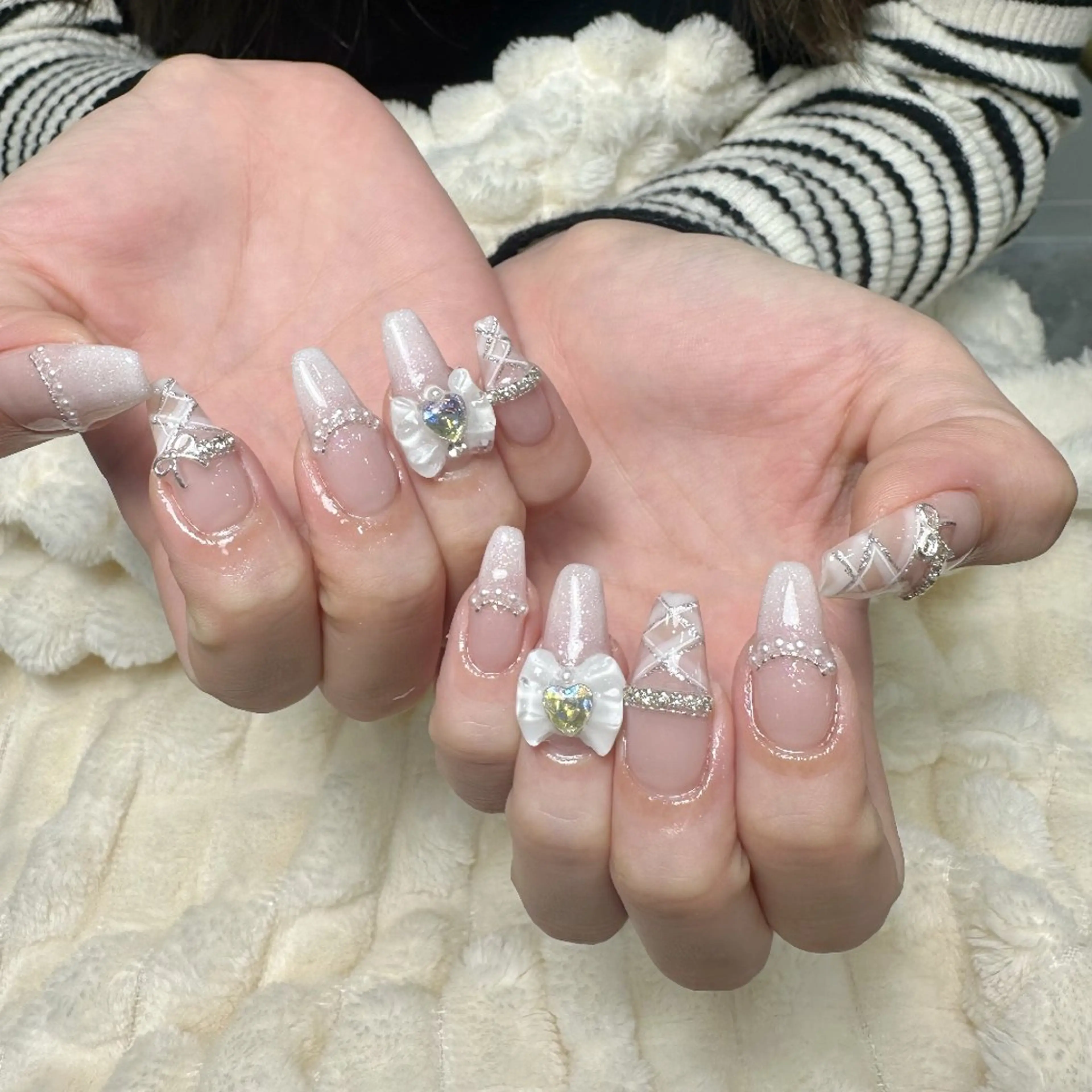 ネイル クリアネイル フラッシュネイル フットネイル フレンチネイル ジェルネイル ハンドネイル UM Nail Salonのネイルデザイン
