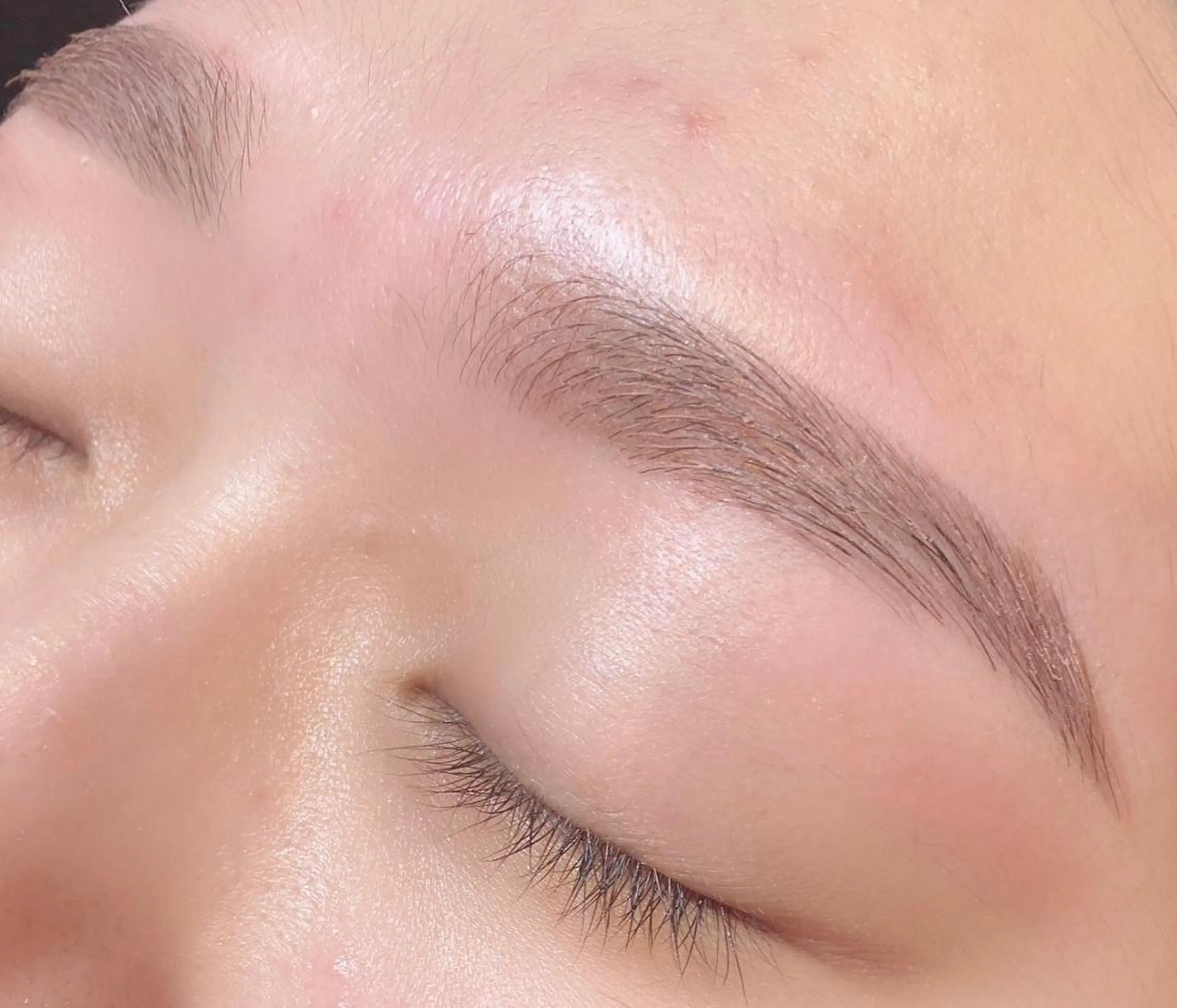 アイブロウ 安田 栞乃音のマツエク・マツパデザイン