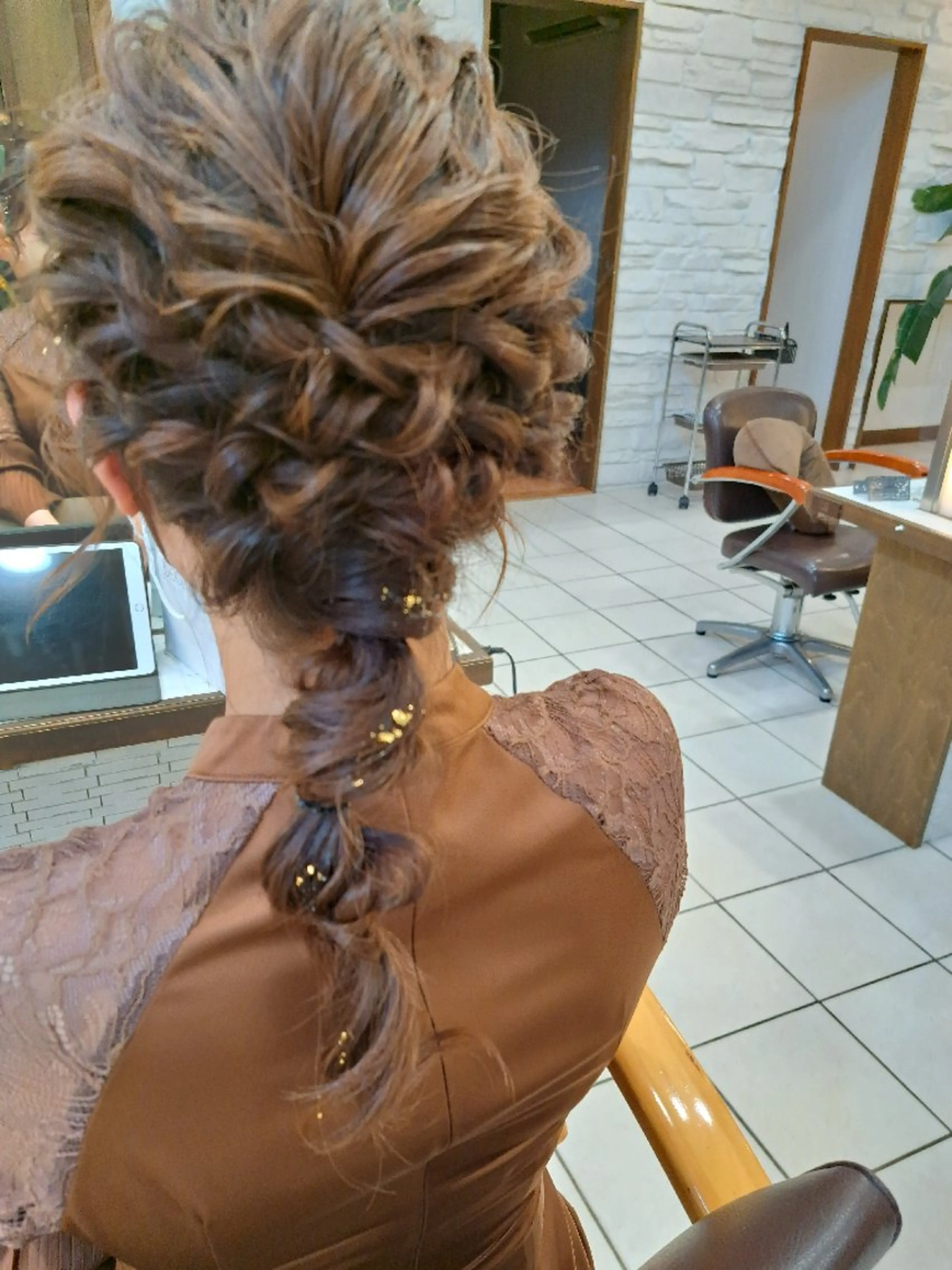 ロング ヘアアレンジ メンズ ヘアメイク  ハイトーン キャロのヘアスタイル