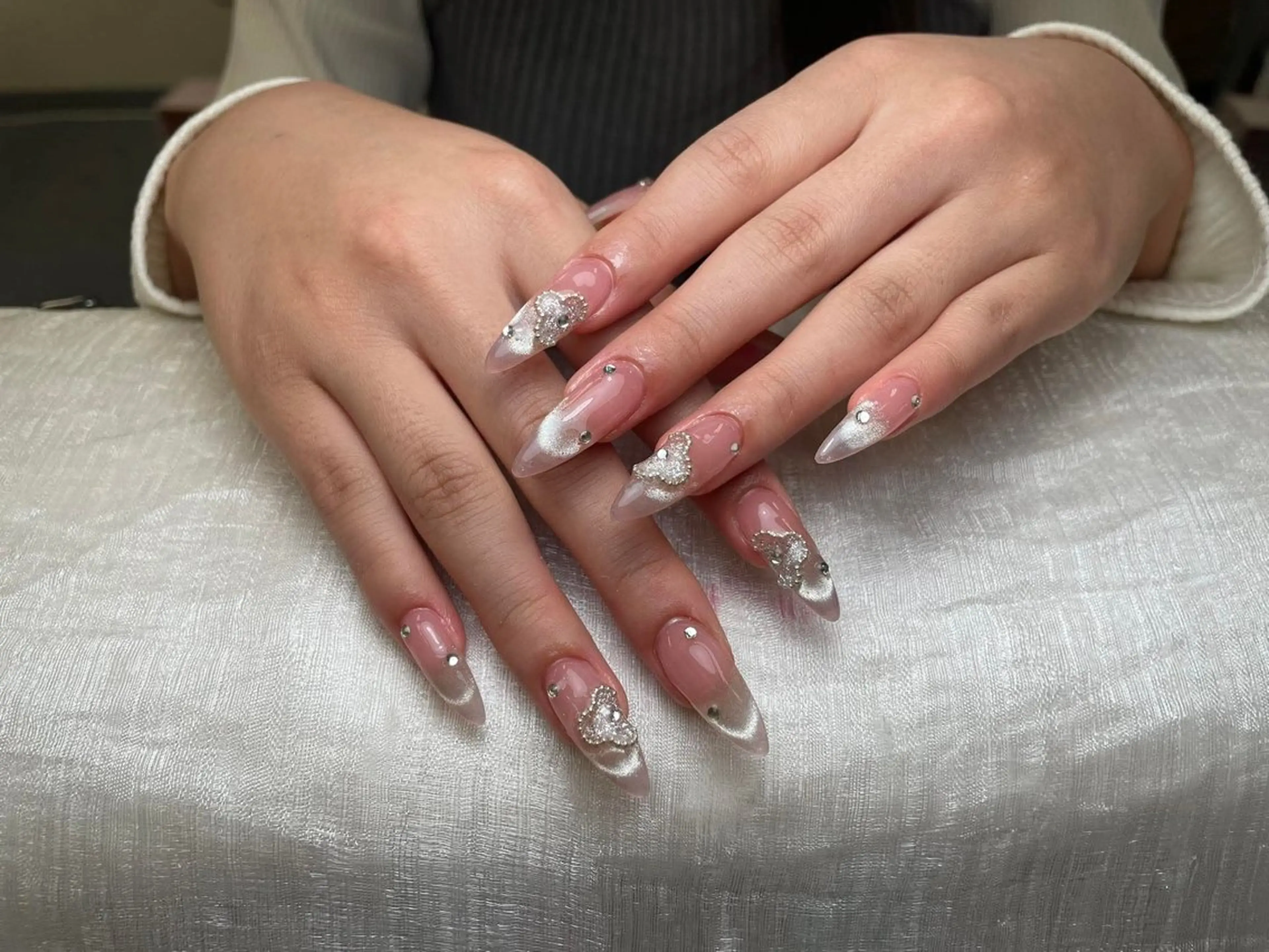 ネイル フレンチネイル ジェルネイル ガーリー 韓国ネイル ロングネイル ハンドネイル NieNail Nezukoのネイルデザイン