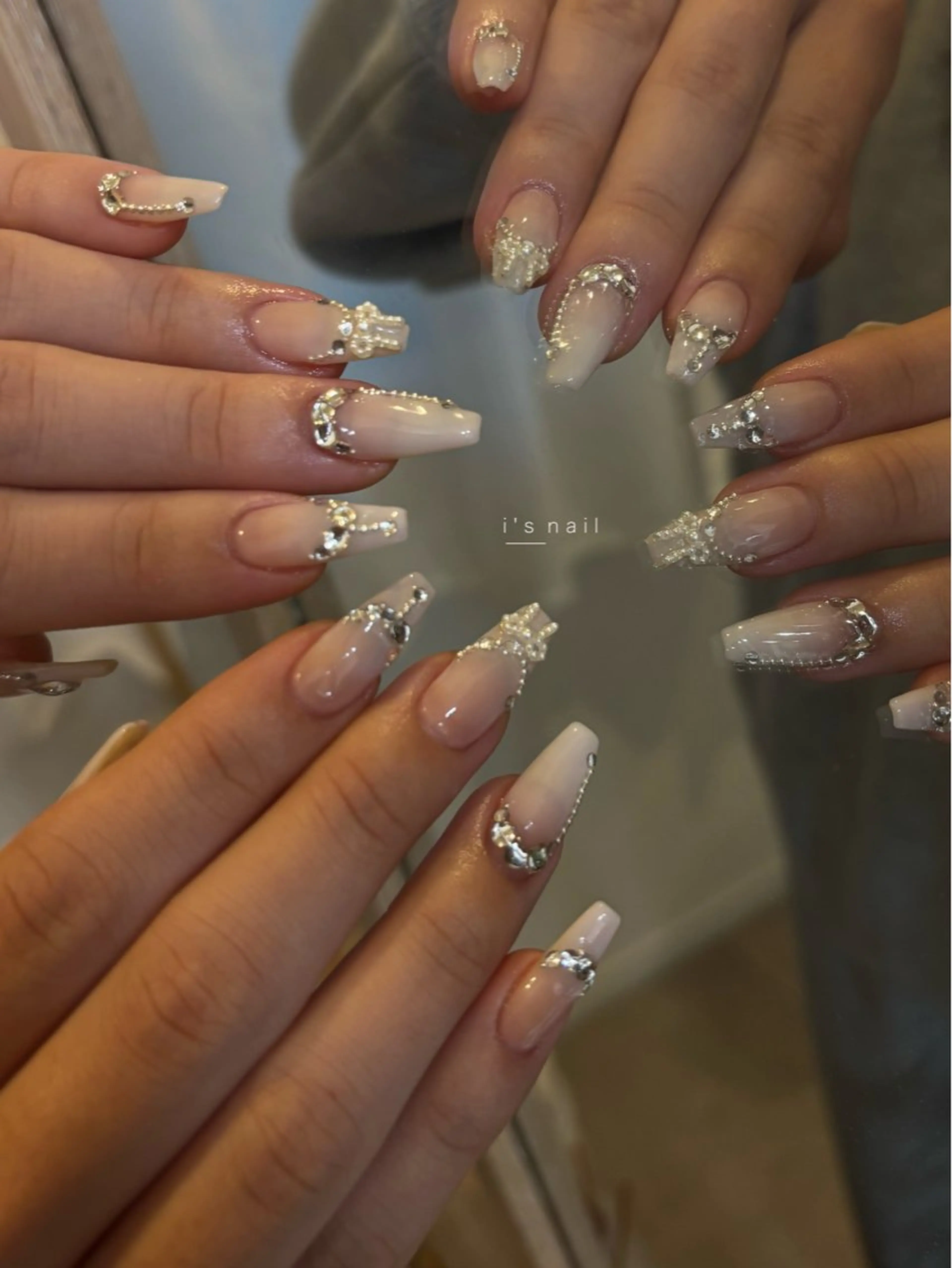ネイル ハンドネイル i's nail 〈アイズネイル〉のネイルデザイン