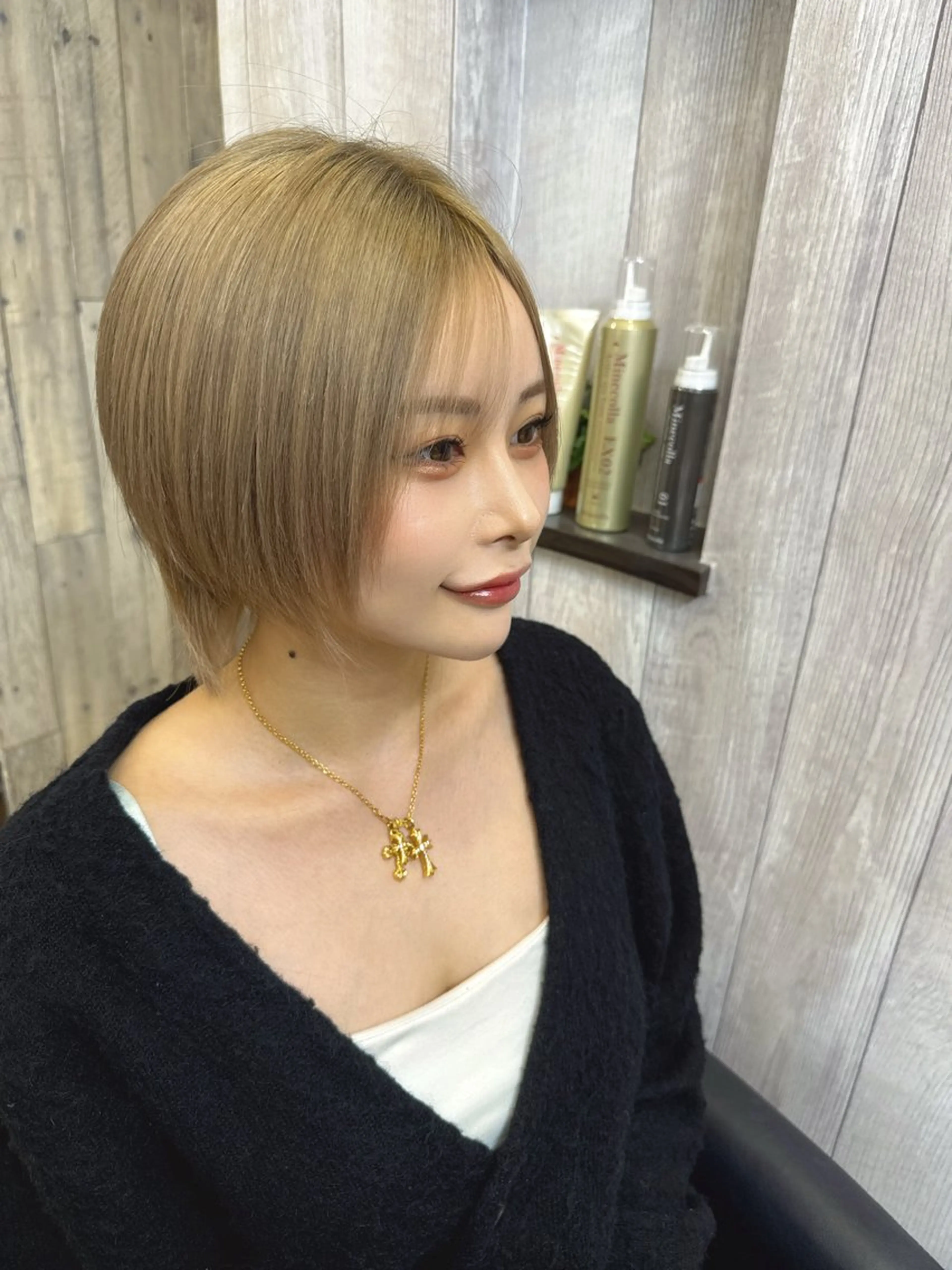 ショート カラー Nexus所属・艶髪ハイトーン特化 / moe 🦋のヘアスタイル