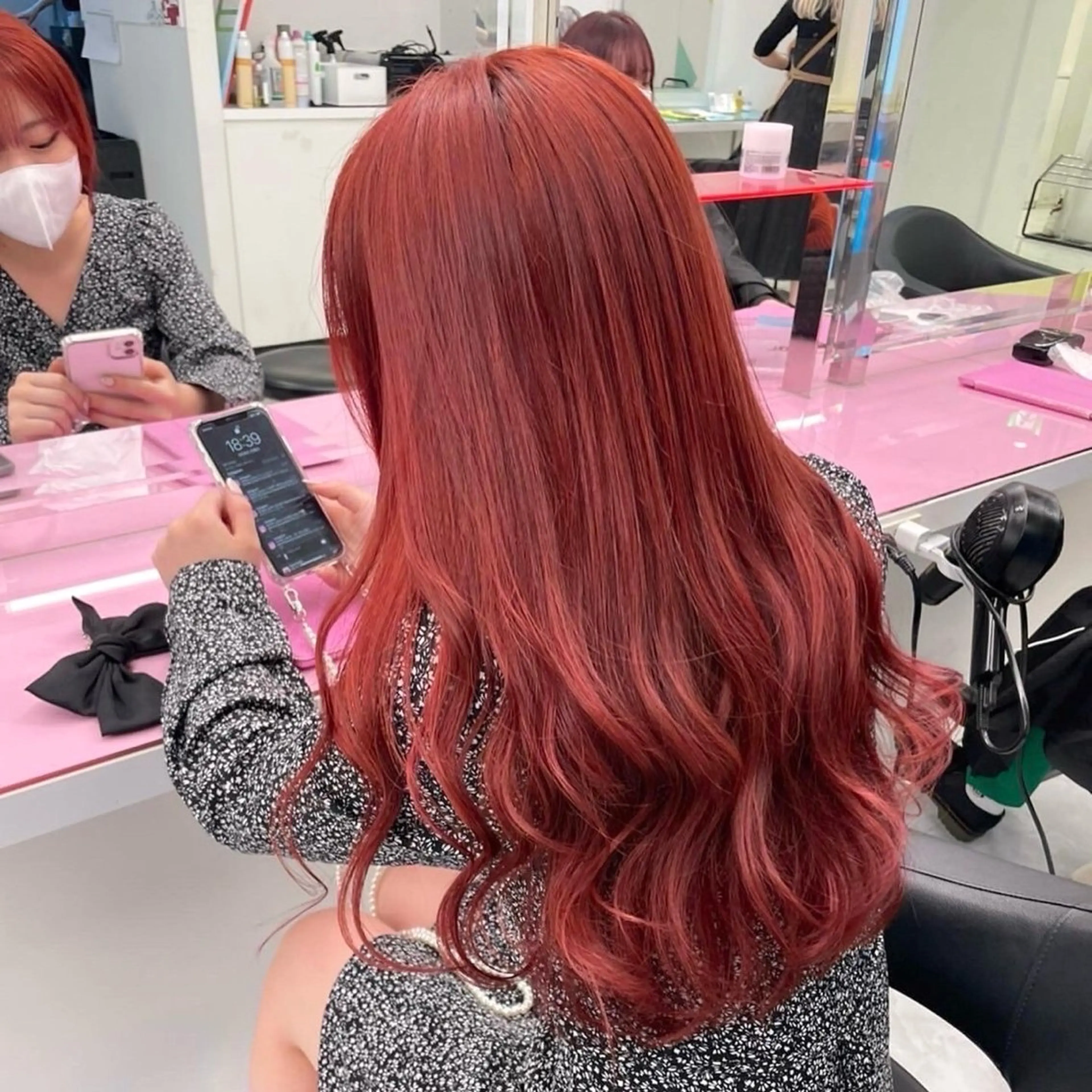 💗新規様限定価格💗高明度の暖色にするなら【ケアブリーチ使用のWカラー】の写真