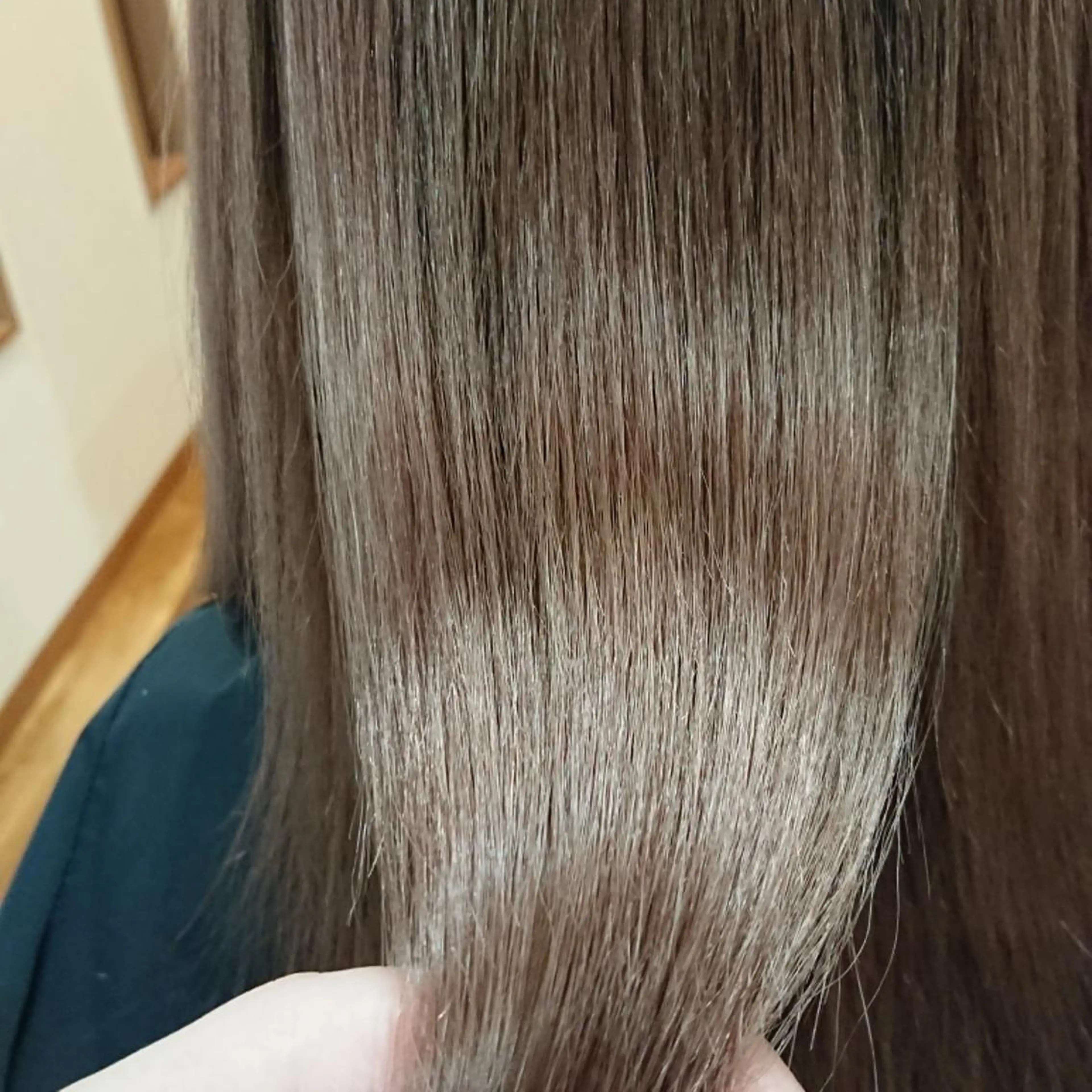 ミディアム 髪質改善 縮毛矯正 crea   芦田 武栄のヘアスタイル