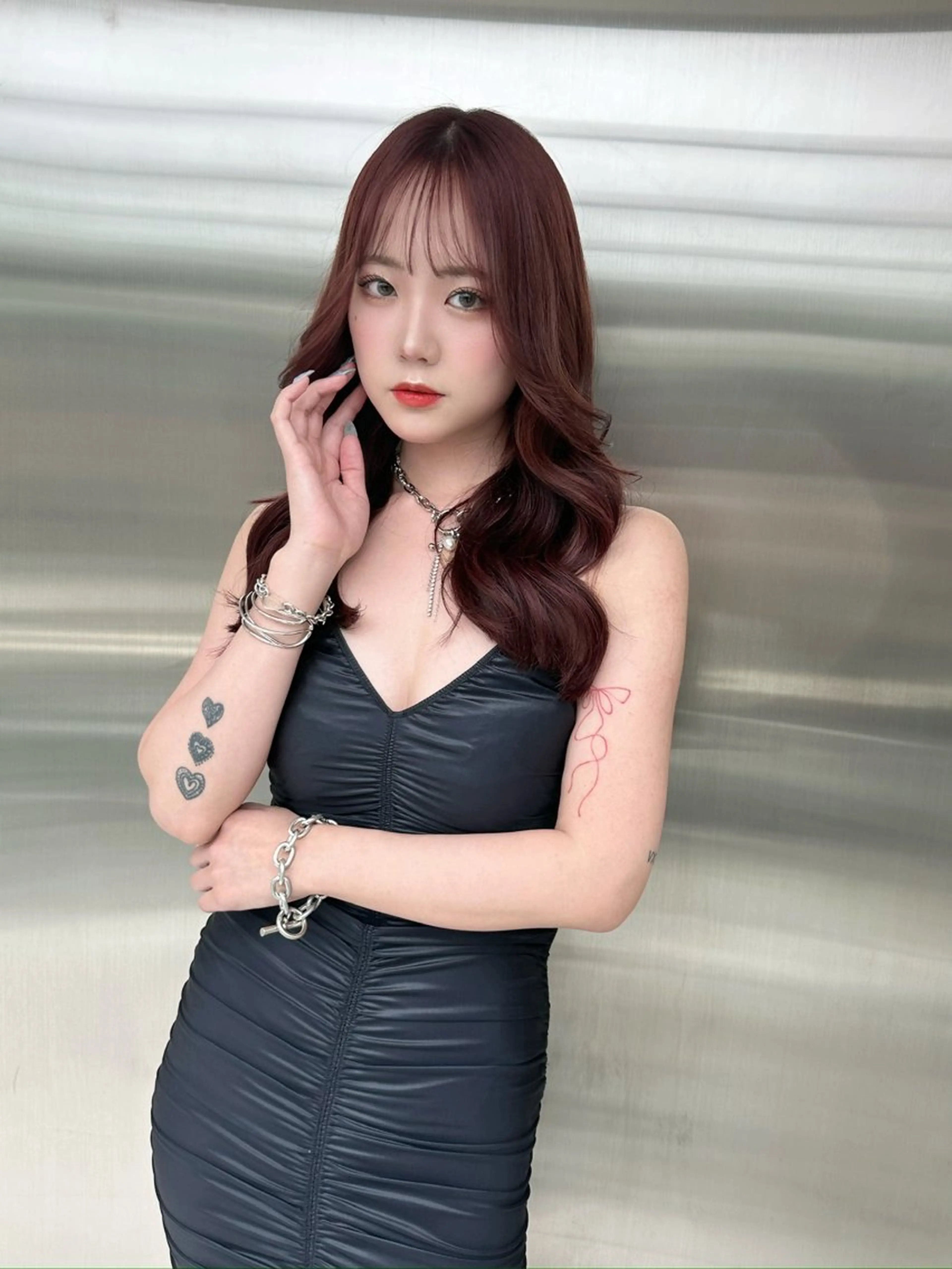 セミロング 顔まわりレイヤー 顔周りカット レイヤーカット REDEAL SHIBUYA所属・maya/レイヤー カット/ミインパーマのヘアスタイル