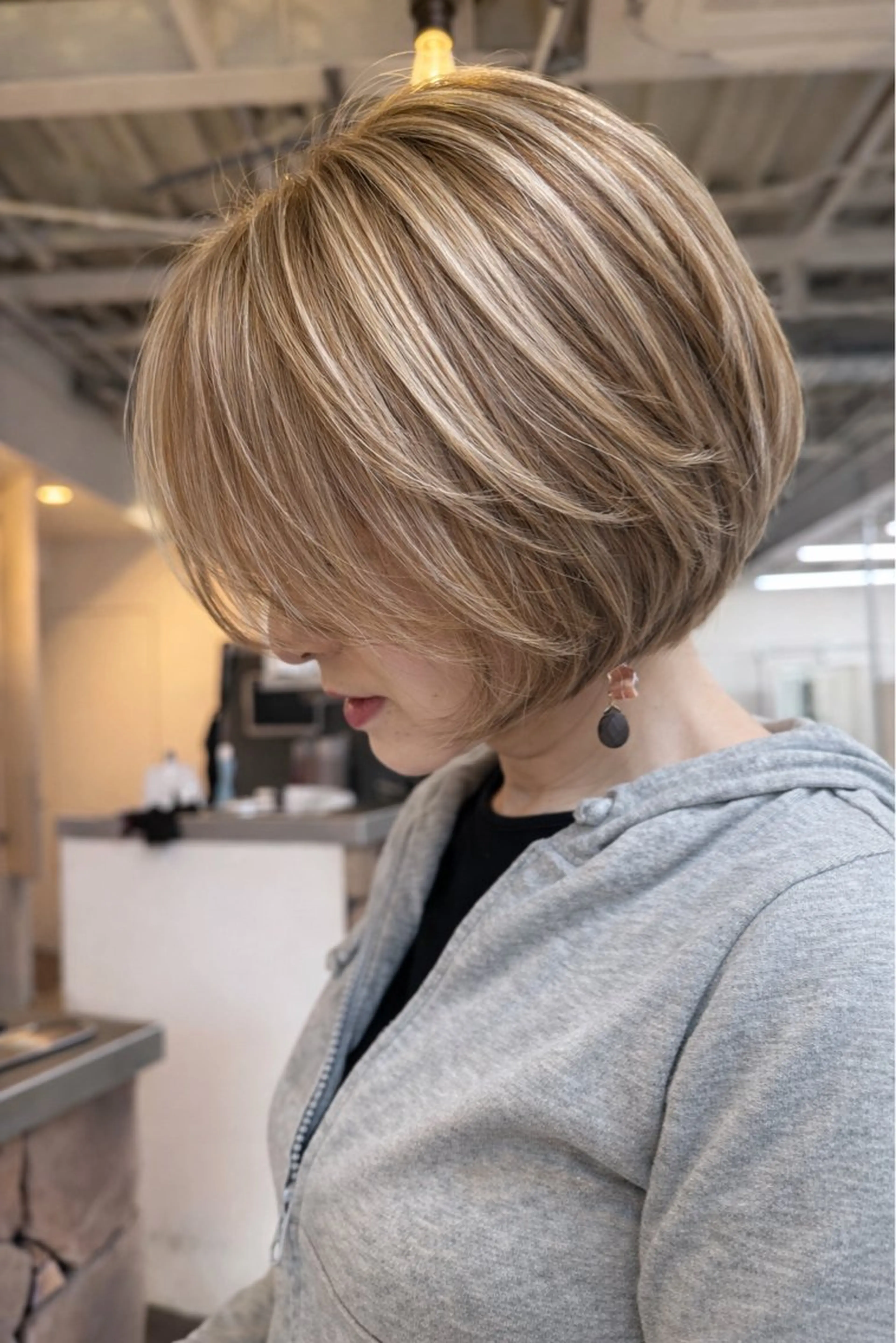 ショート ボブ ハイライト レイヤーカット ショートヘア ウルフカット カット トリートメント Tsuyoki .のヘアスタイル