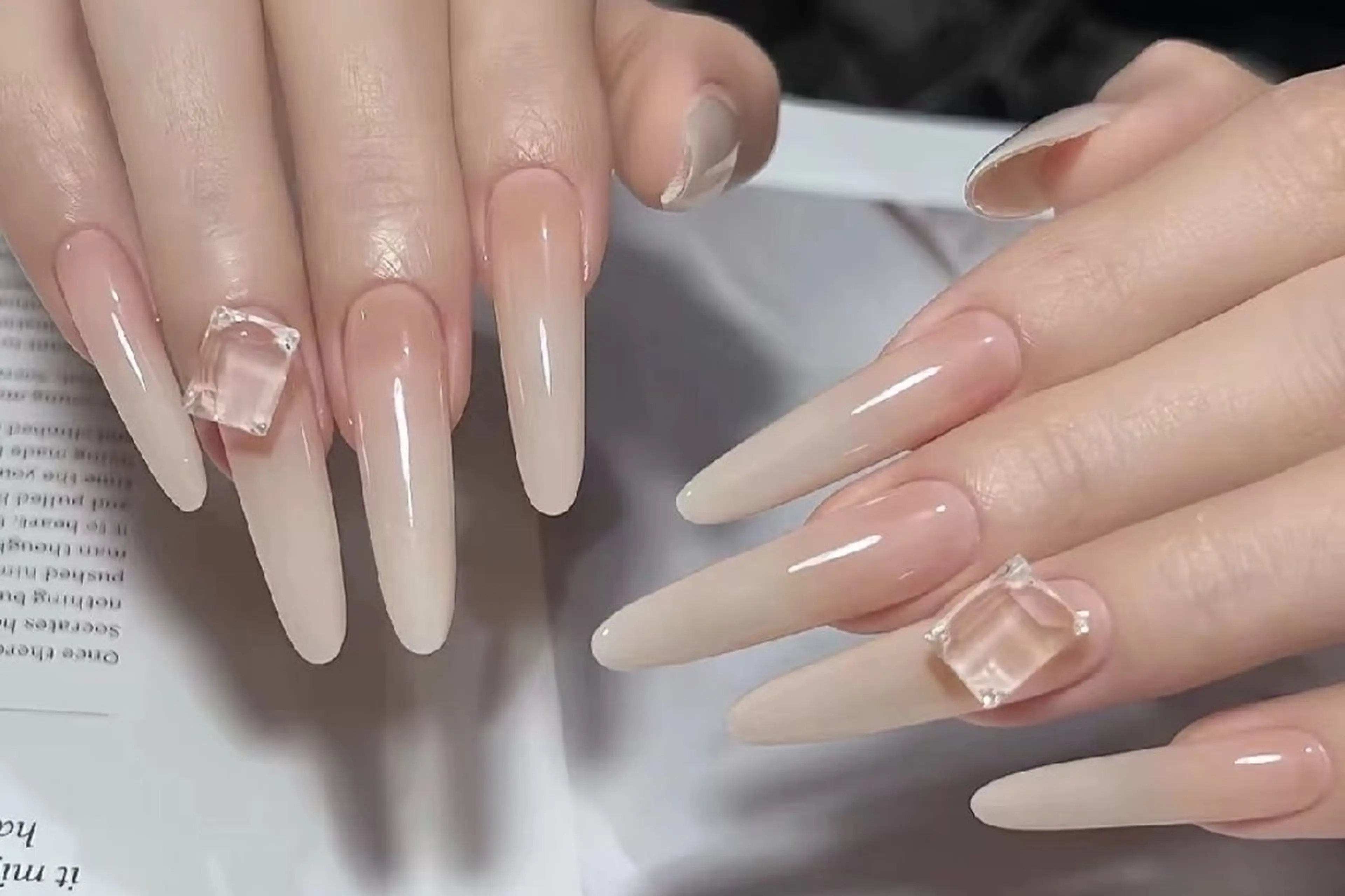 ネイル 鈴木 彩星のネイルデザイン