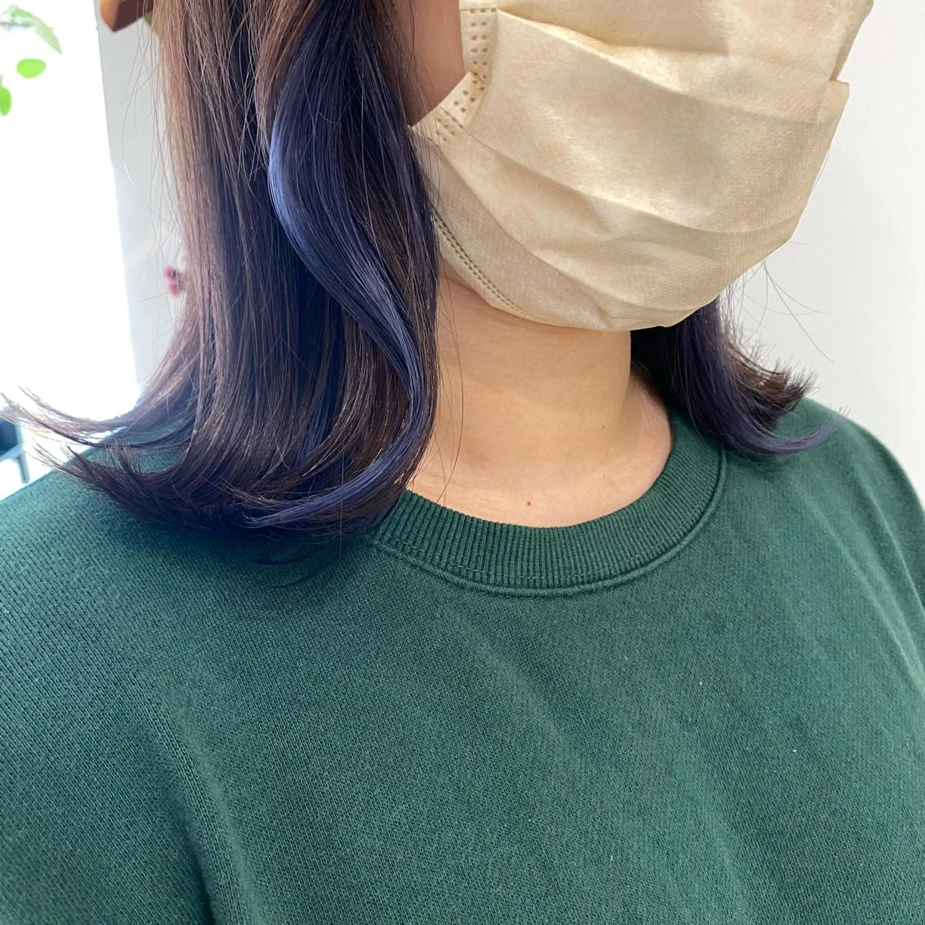 ミディアム カラー アッシュ イヤリングカラー バイオレットカラー バイオレットアッシュ ヘアカラー ducha所属・DUCHA Tomida naoのヘアスタイル