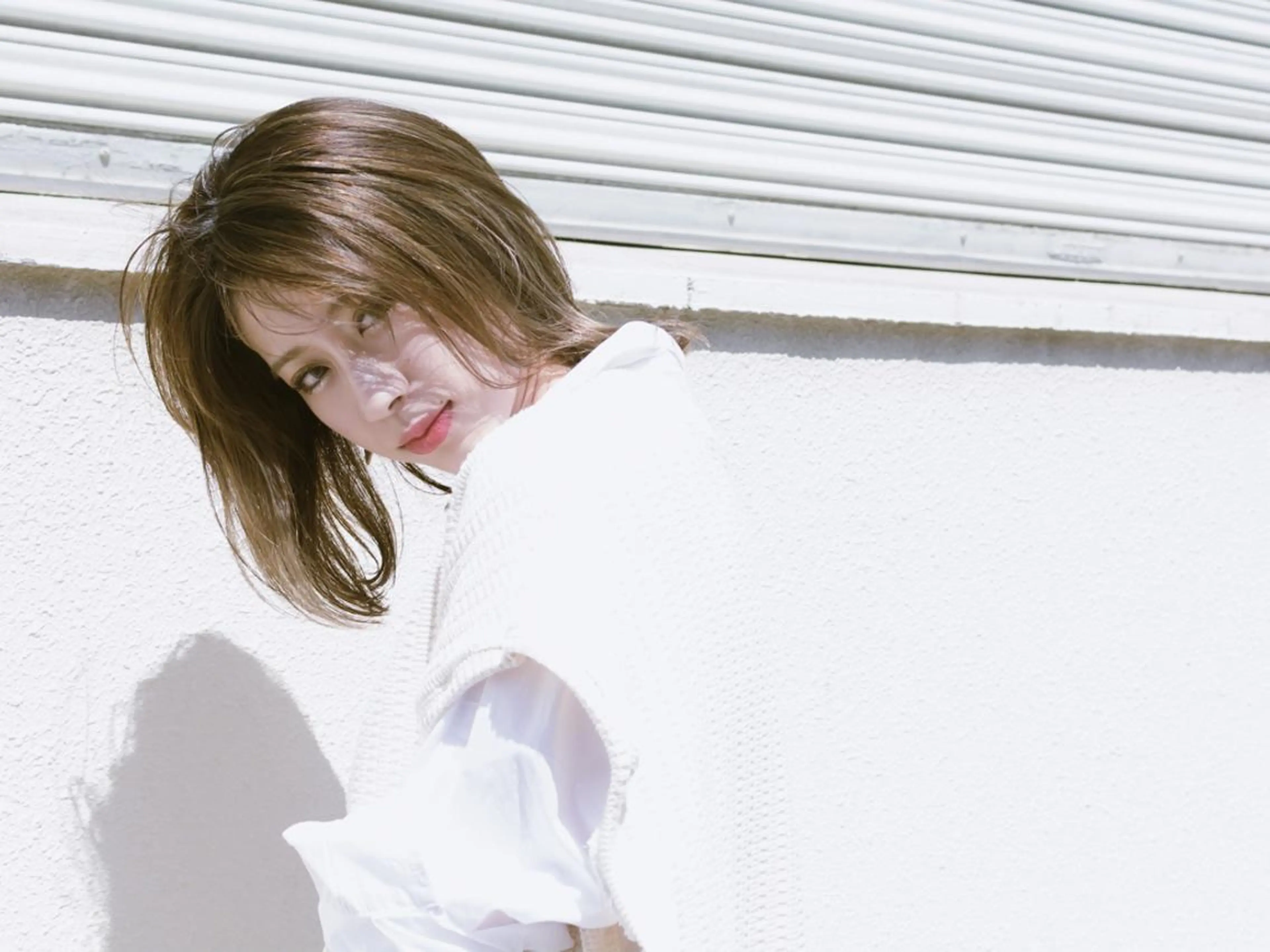 ミディアム カラー ショートボブ ベージュカラー ブルーカラー ブルージュ グレージュ 撮影モデル 斉藤 正敏のその他イメージ