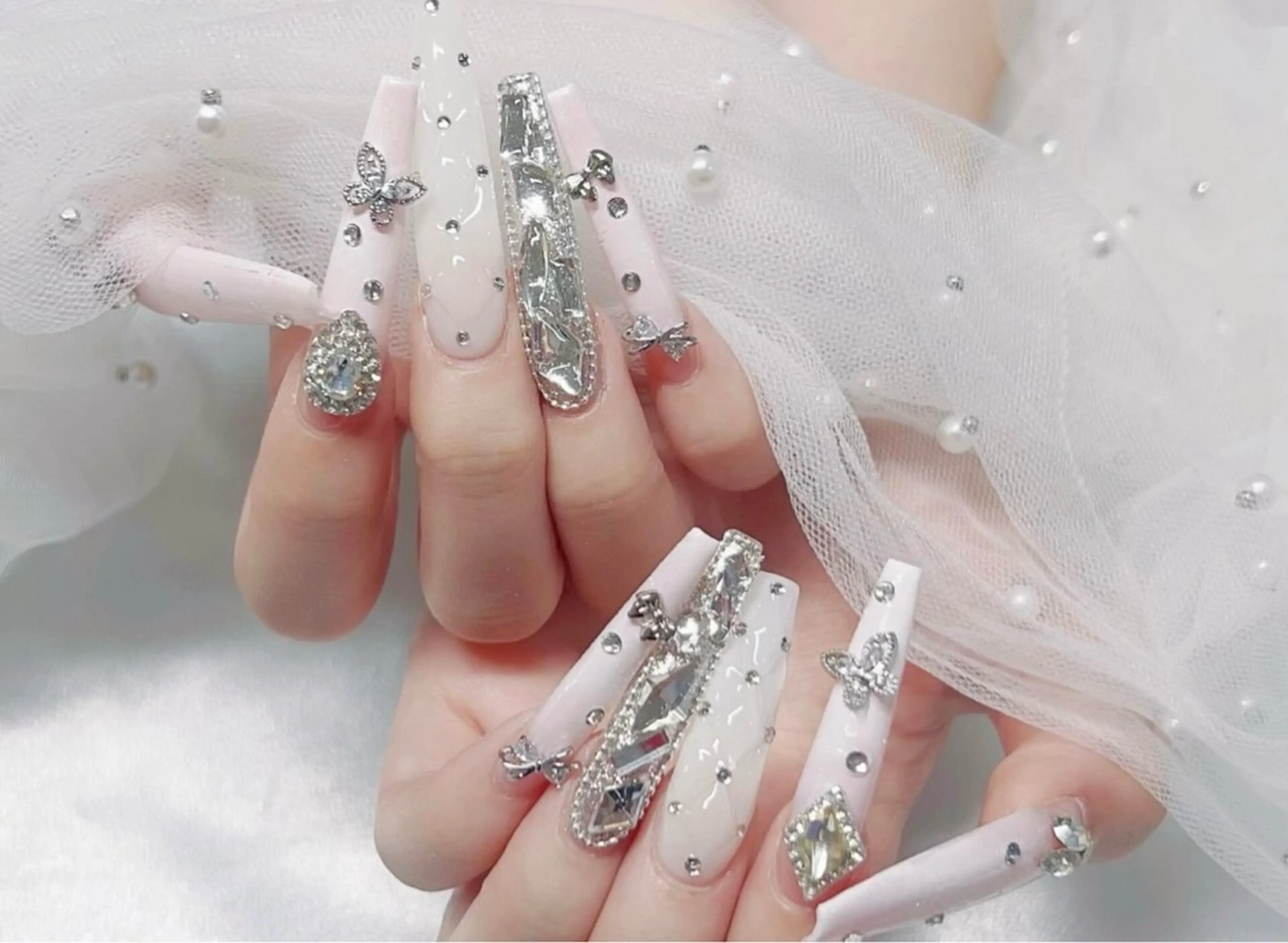 ネイル アートネイル チークネイル 長さ出し フラワーネイル フットネイル YK 美学院のネイルデザイン