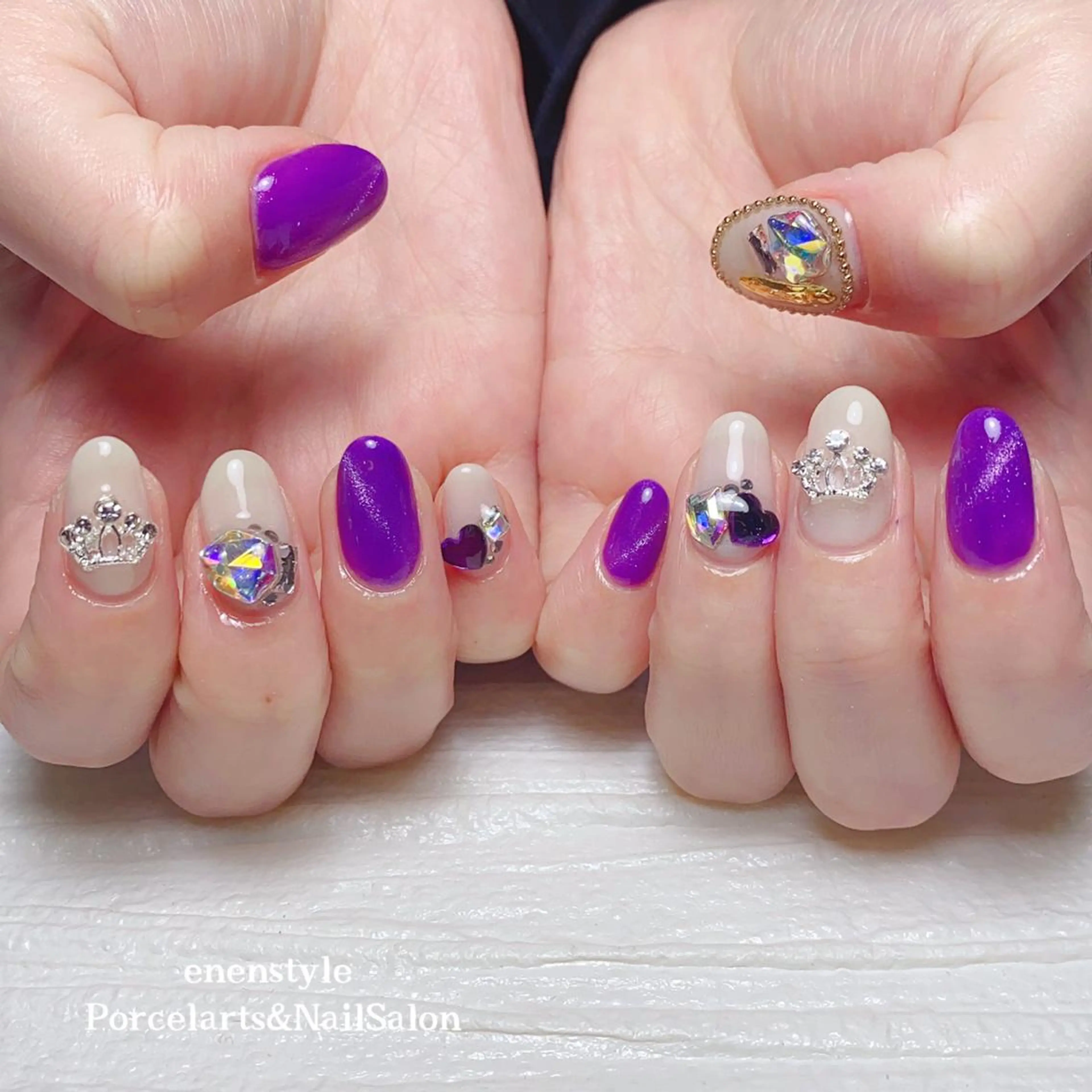 ミディアム ネイル 👑enen style👑のネイルデザイン