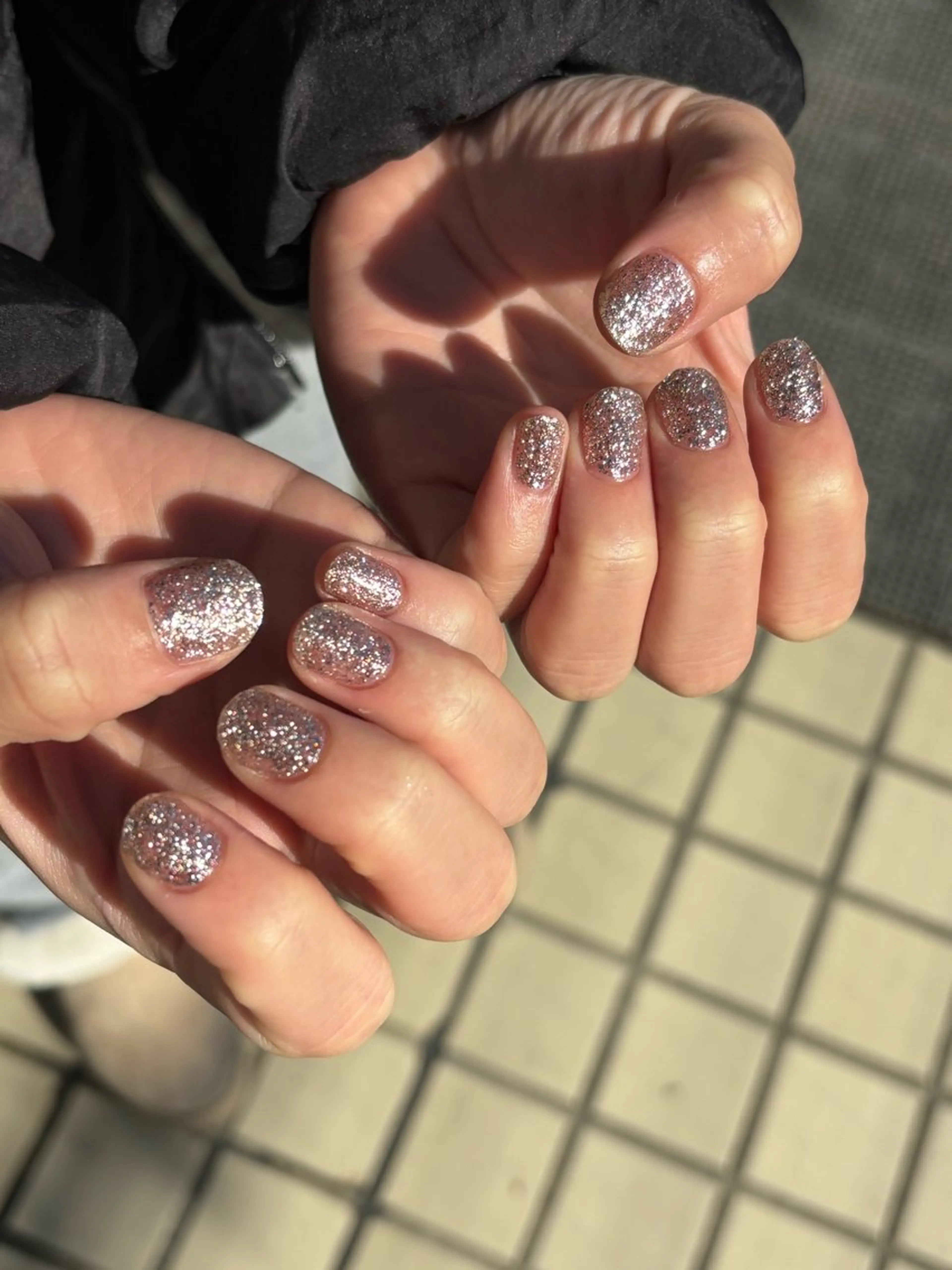 ネイル キラキラネイル NICOnailサロンワークスクール所属・Kyoco Tのネイルデザイン