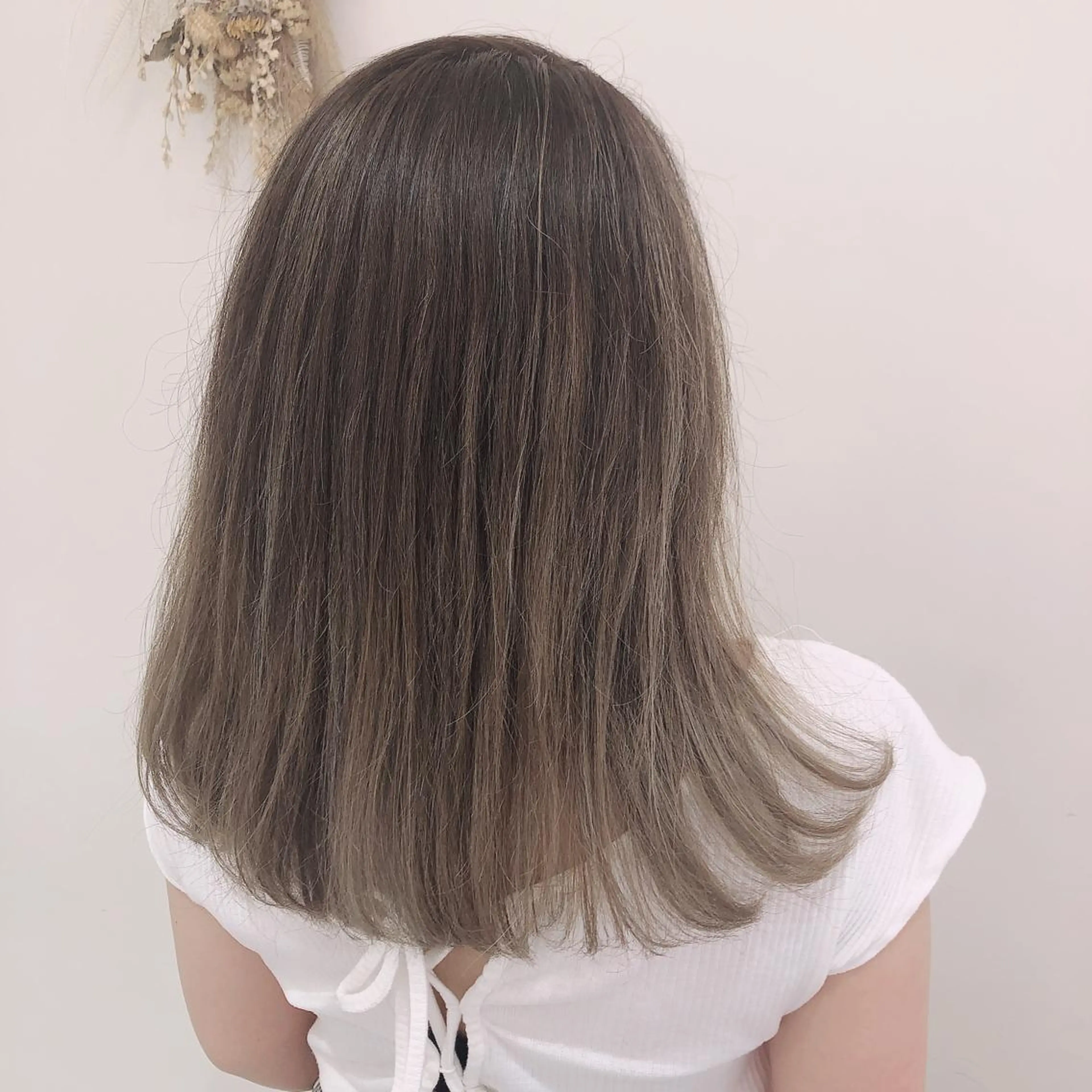 セミロング カラー 野村 さなみ✨ぱっつんボブのヘアスタイル