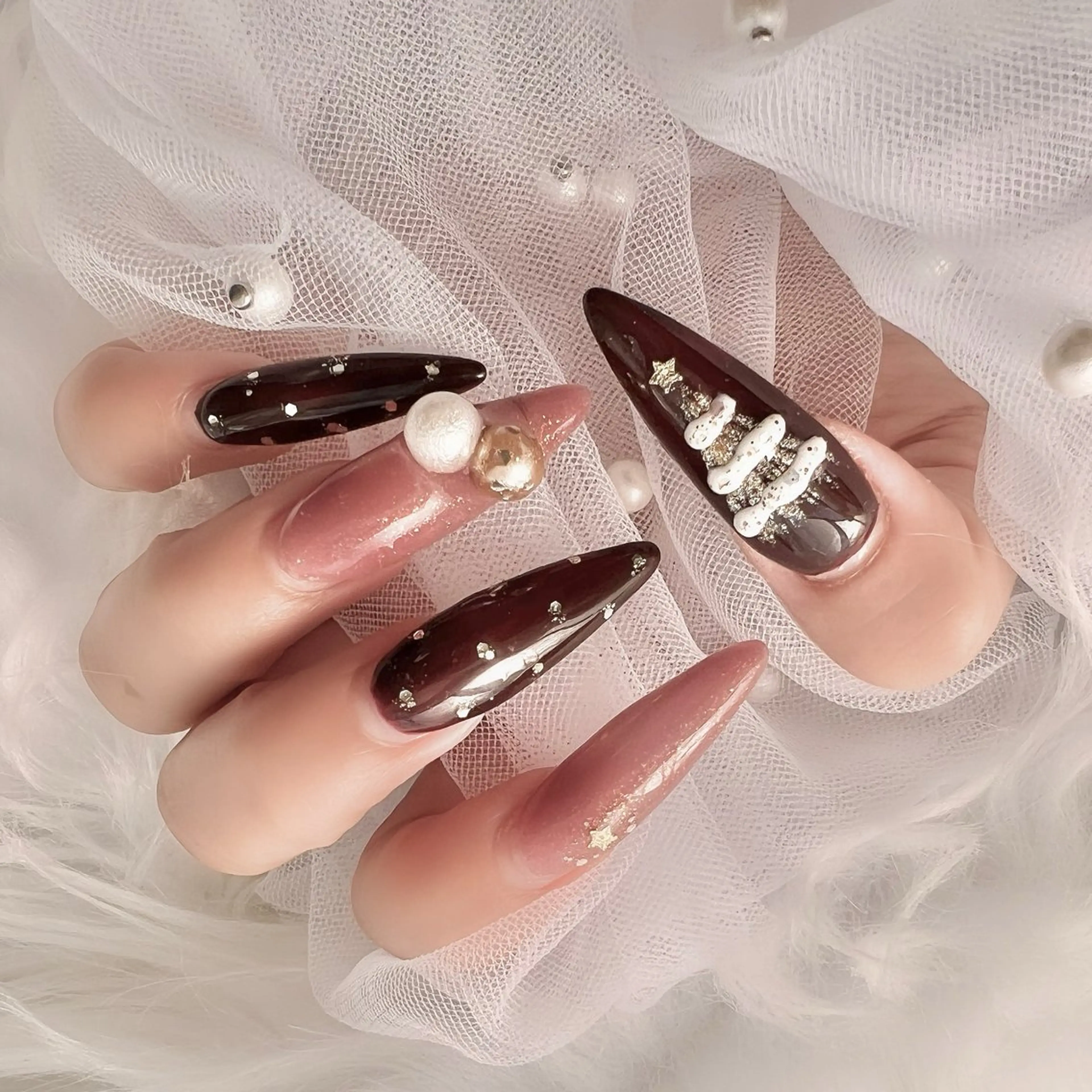 ネイル ボルドー ワンホンネイル 冬ネイル クリスマス ハンドネイル 🎀池袋heart nail🎀のネイルデザイン