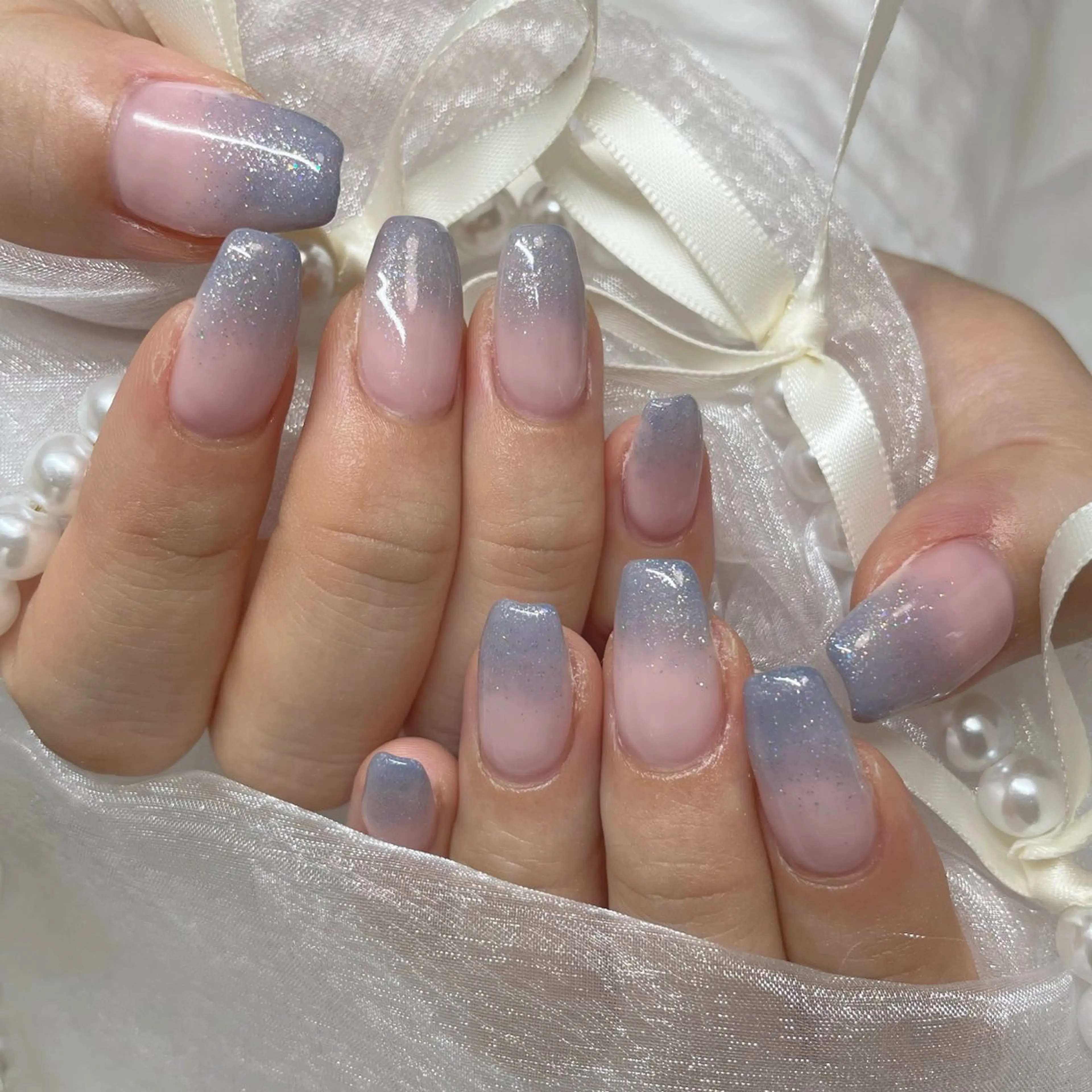 ネイル ジェルネイル 韓国ネイル ラメ(グリッター) ラメグラデーション 水色 ハンドネイル fiore nail 🦋のネイルデザイン