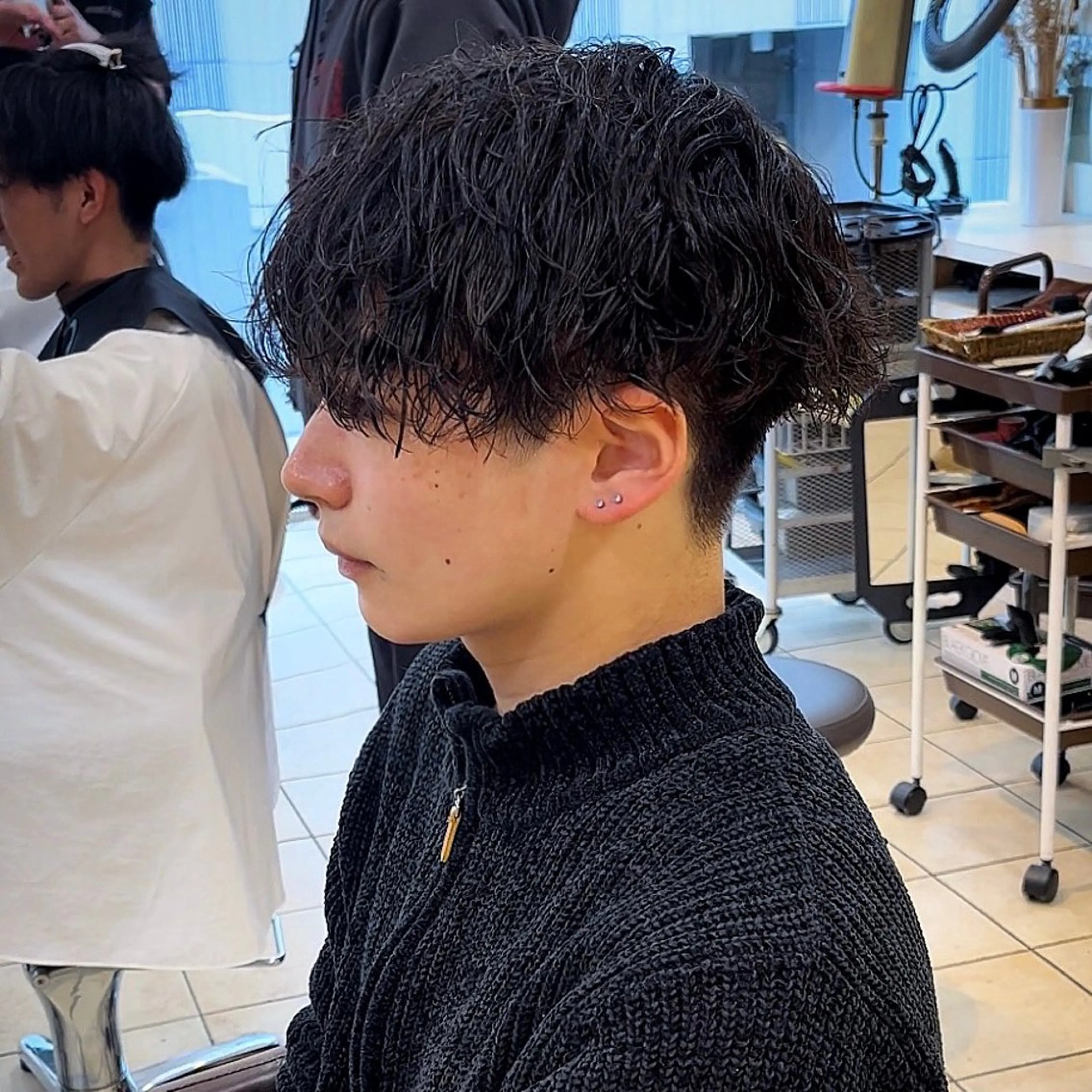 ショート パーマ メンズ マッシュ メンズパーマ 刈り上げ 波巻きパーマ スパイラルパーマ masahiro 波巻きシャドウパーマのヘアスタイル