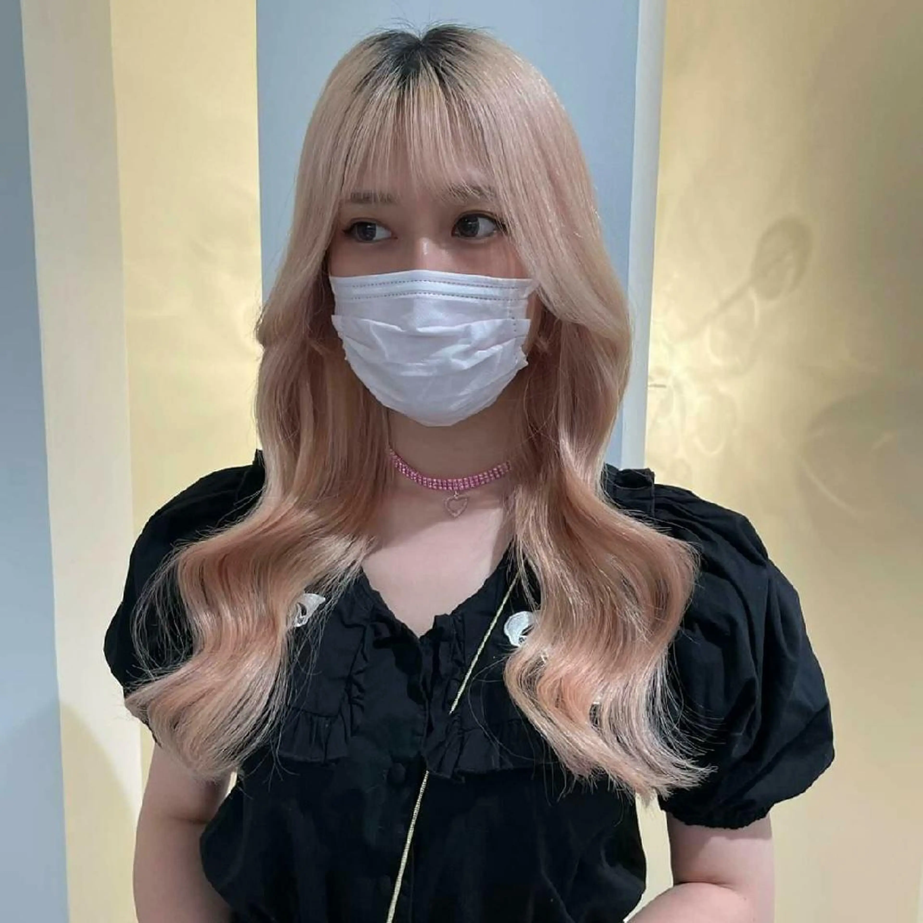 セミロング ORIKA 美容室のヘアスタイル