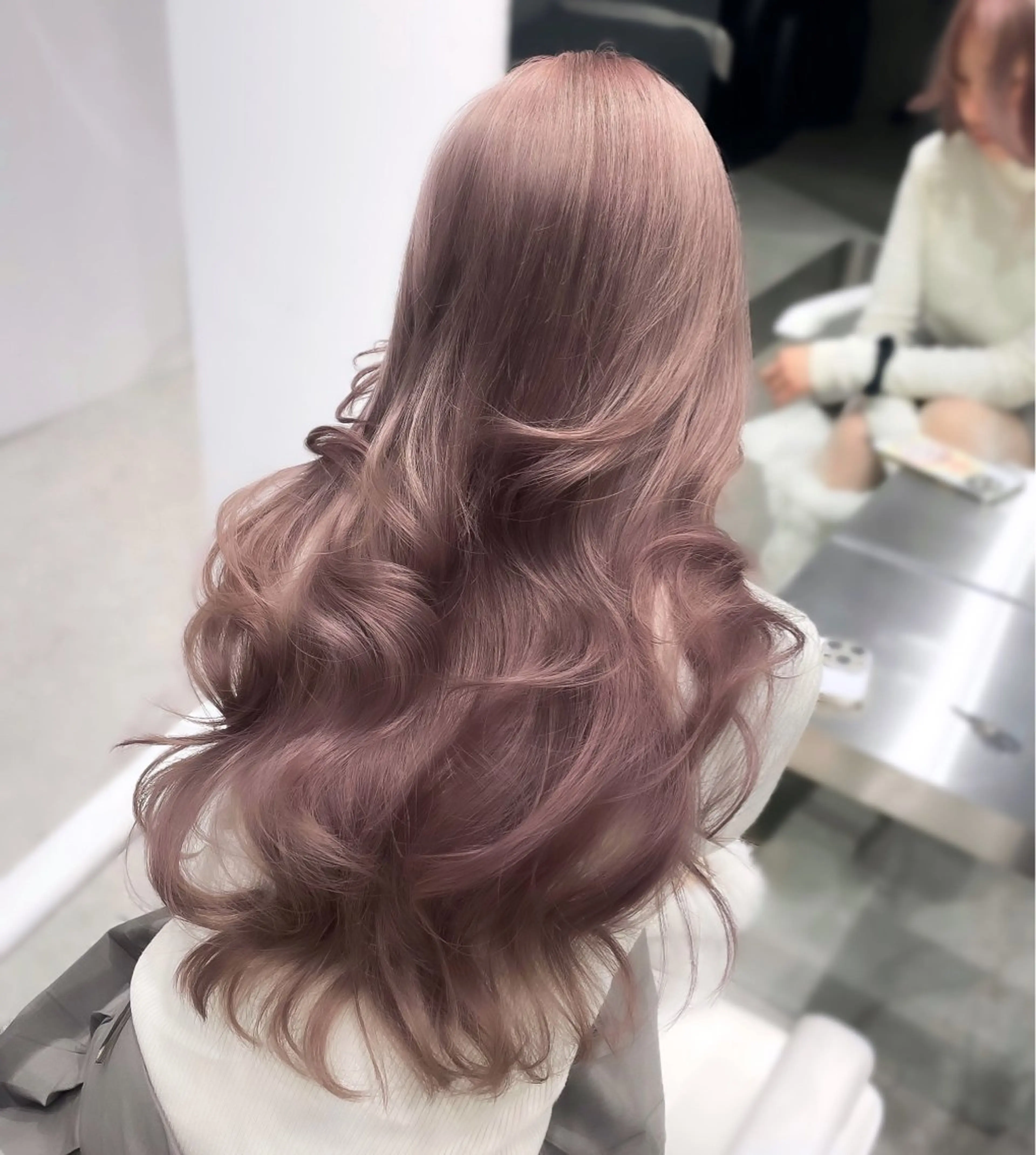 ロング カラー ベージュカラー ブリーチ ピンクカラー ピンクベージュ ヘアカラー トリートメント ヘアセット keen 吉祥寺所属・【韓国❤️海外ヘア】 AYAKAのヘアスタイル
