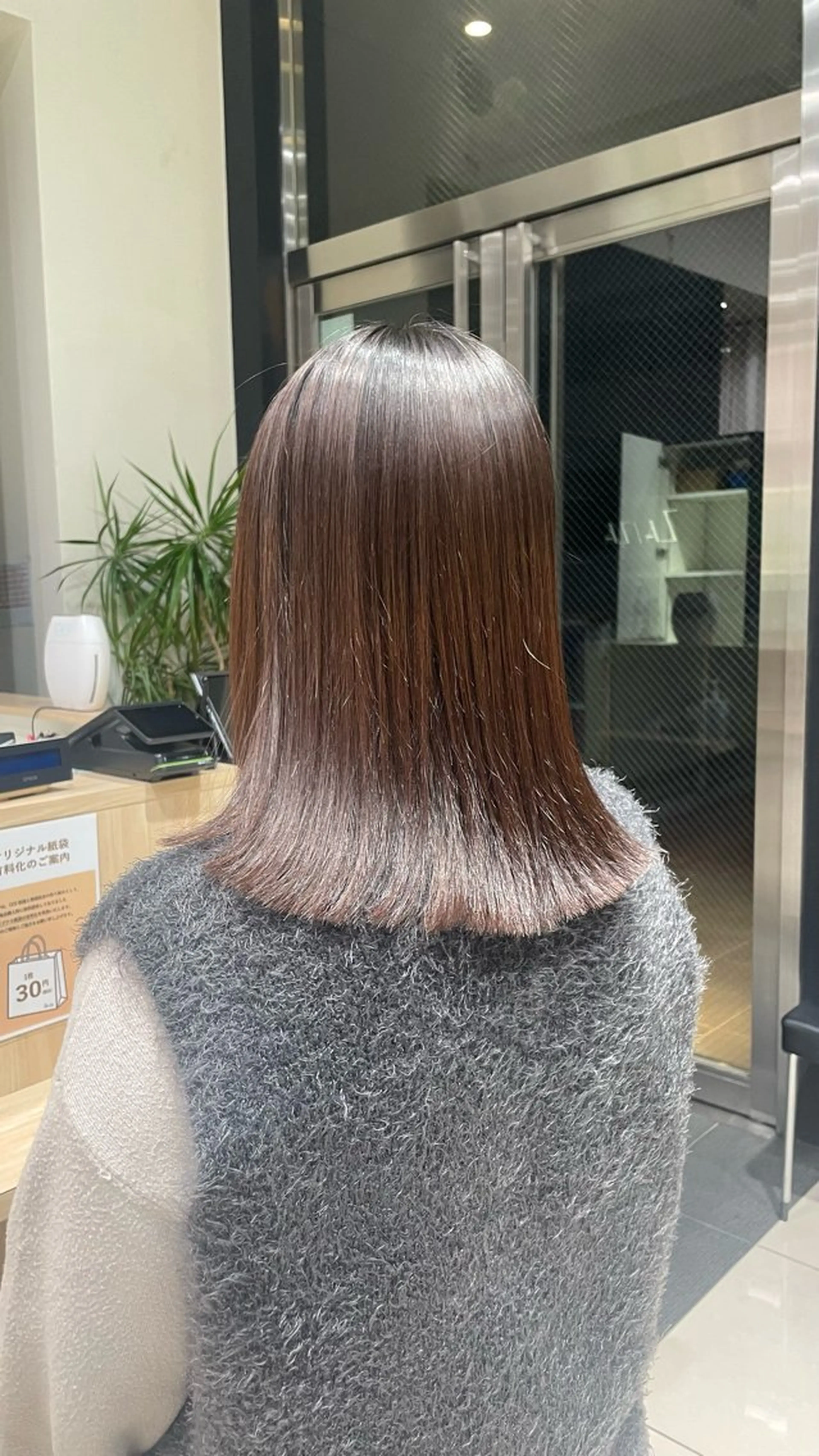 ミディアム 小池 夏生のヘアスタイル