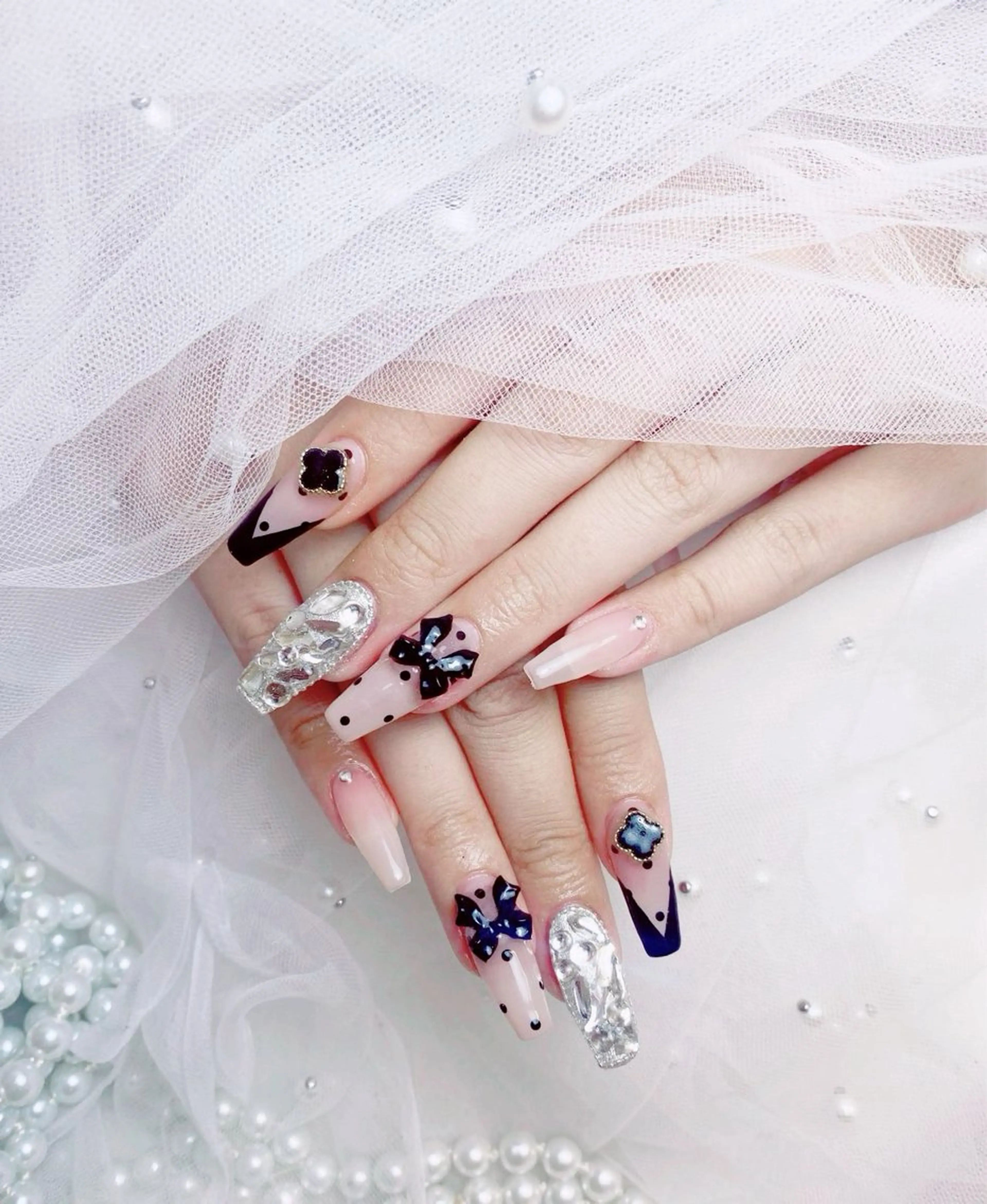 ネイル フレンチネイル ジェルネイル ハート 韓国ネイル マグネットネイル ハンドネイル ネイルサロン lotusのネイルデザイン