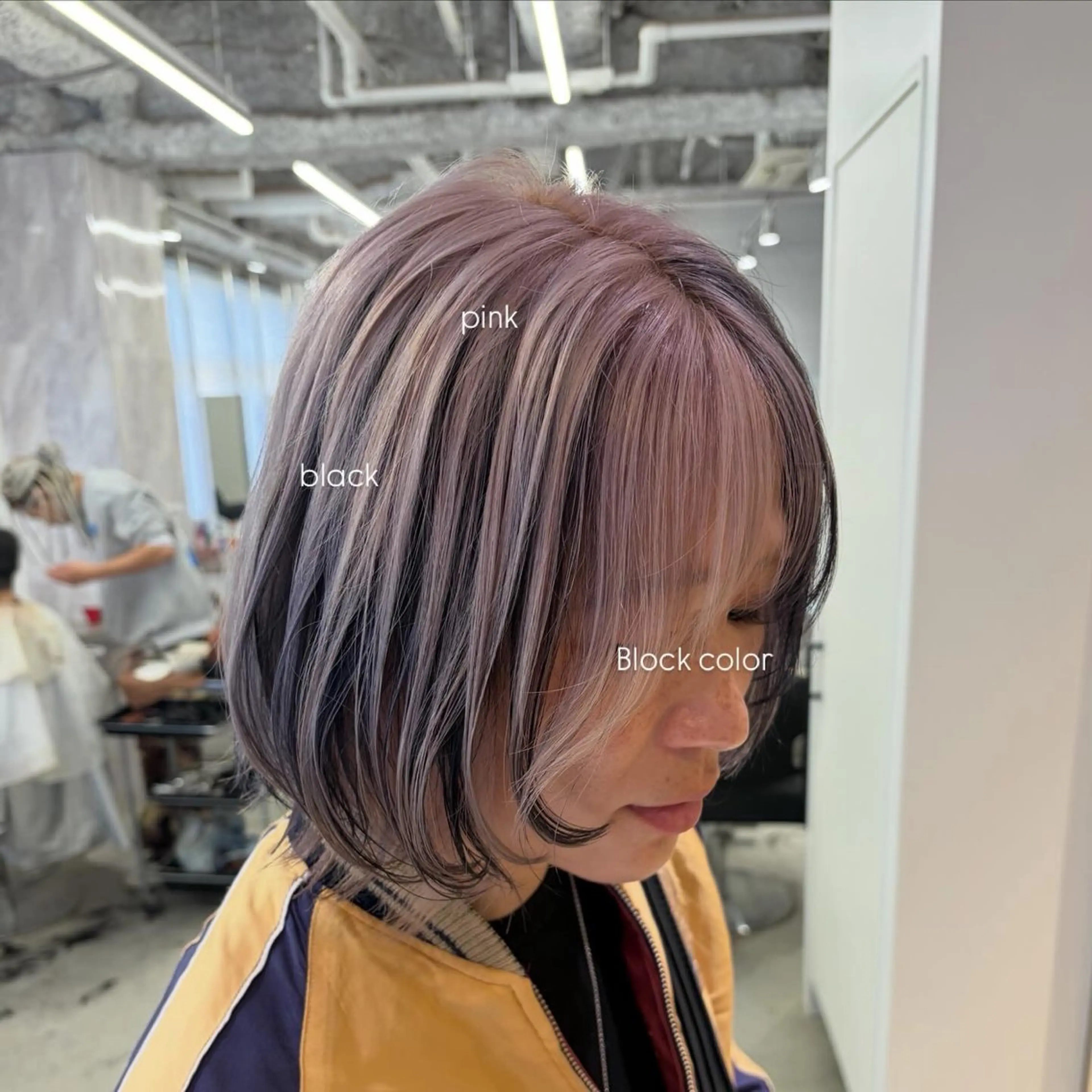 ショート カラー ブリーチ カット ヘアカラー トリートメント EIGHT /SHU🩶のヘアスタイル