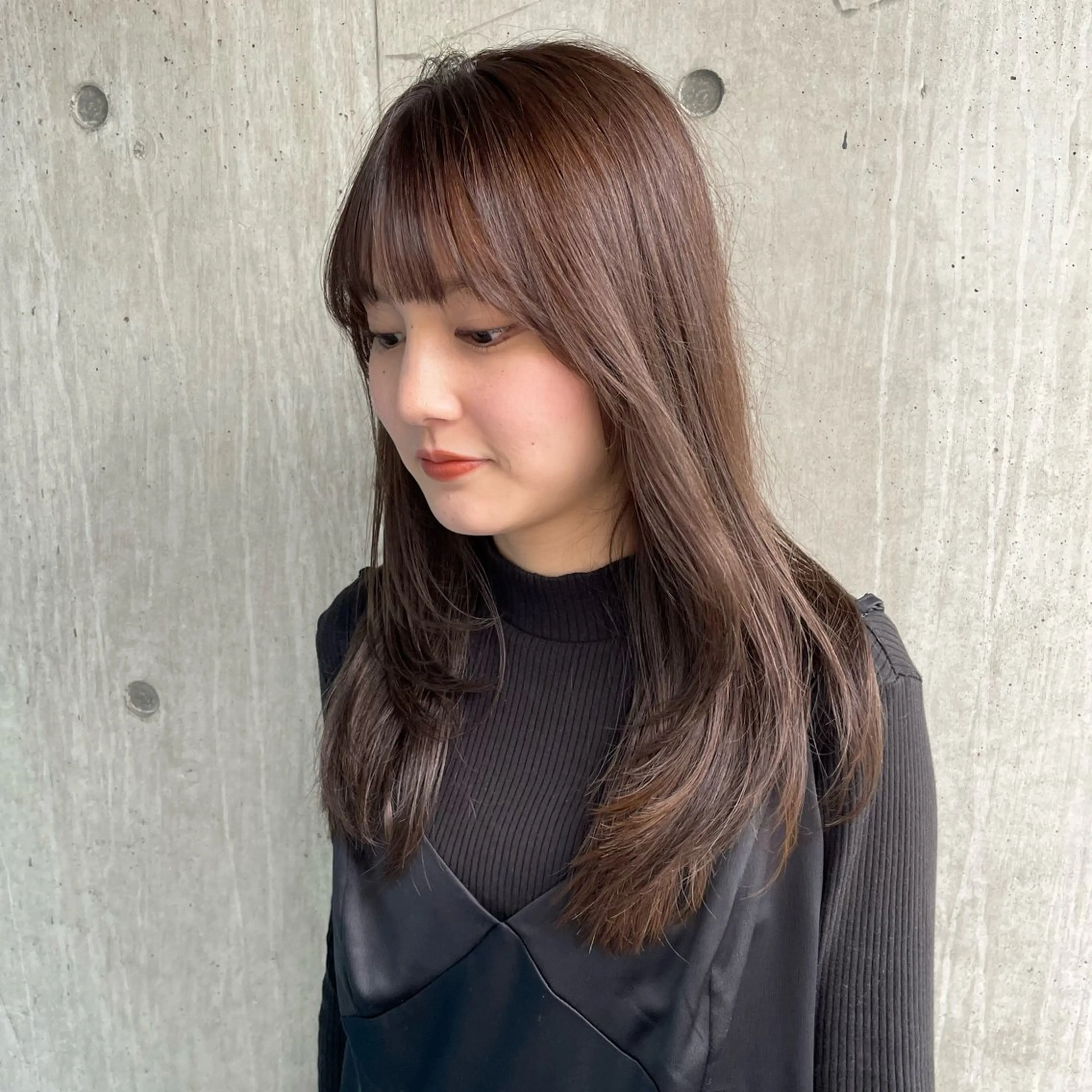 ロング カラー ブリーチ ケアブリーチ 透明感カラー ダブルカラー ブリーチなしカラー ヘアカラー トリートメント nonoka オリーブ/グレージュのヘアスタイル