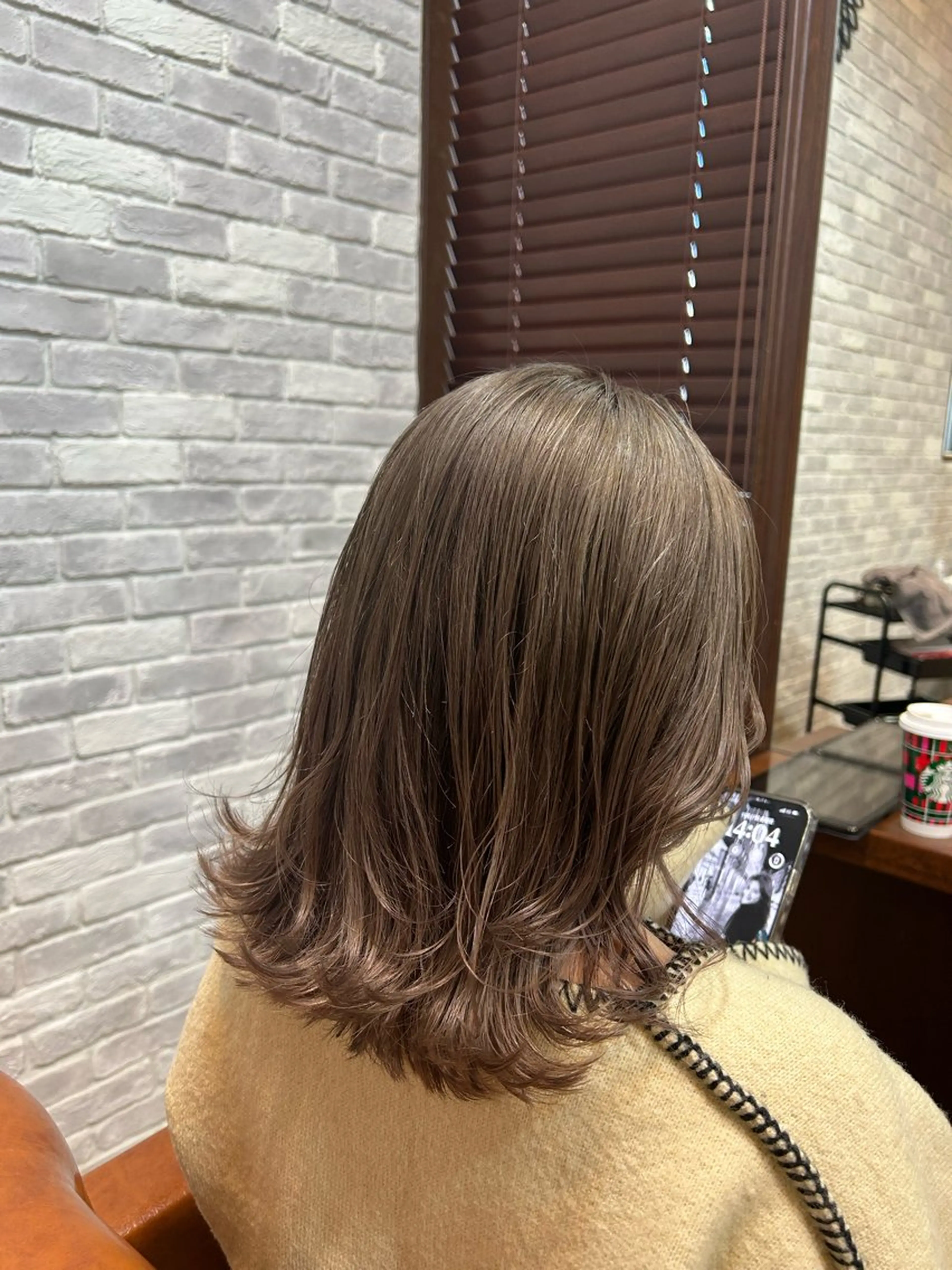 セミロング カット ヘアカラー トリートメント hair make apt mocalabel所属・apt オクムラのヘアスタイル